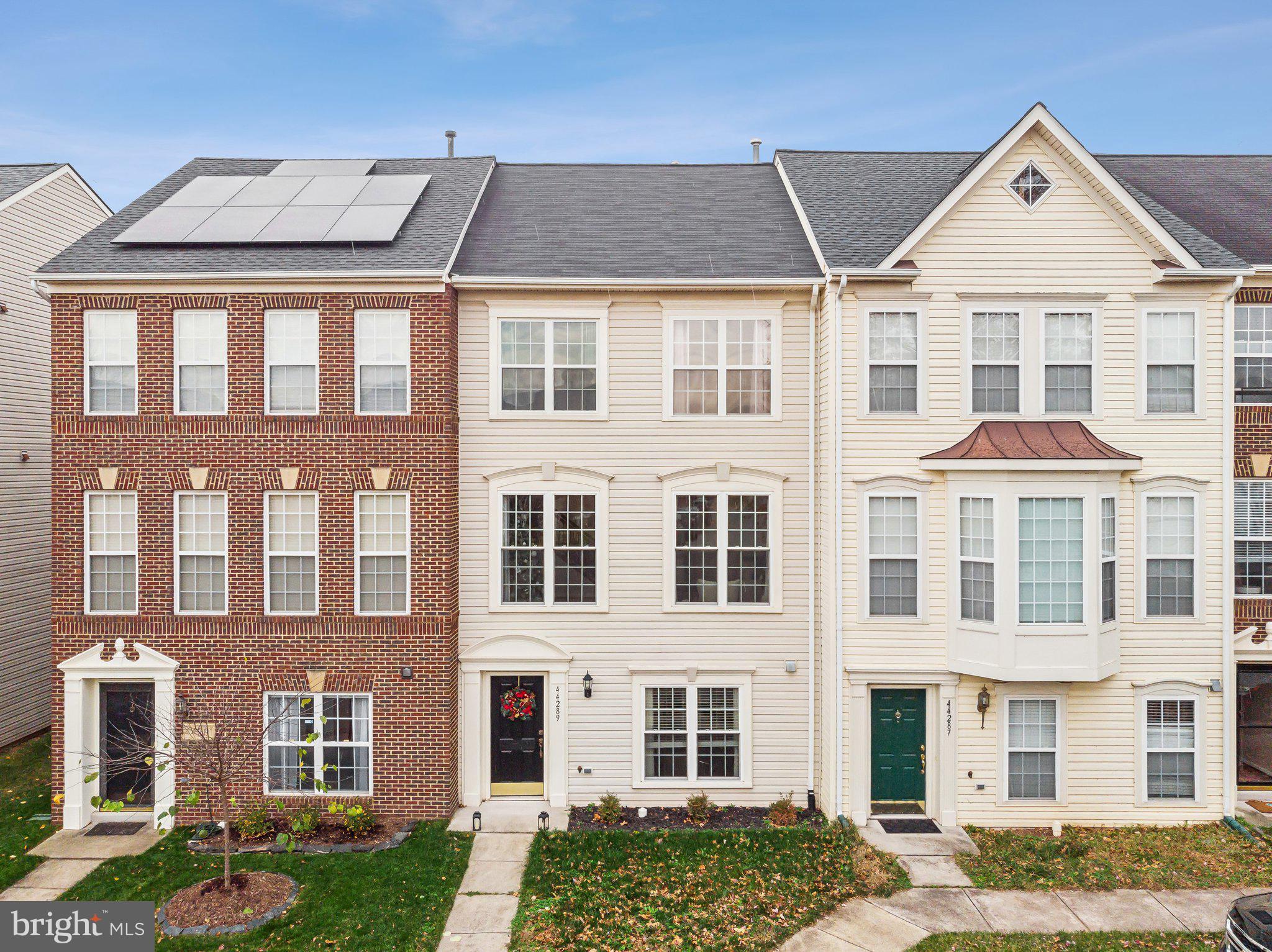 ASHBURN VILLAGE - Residential