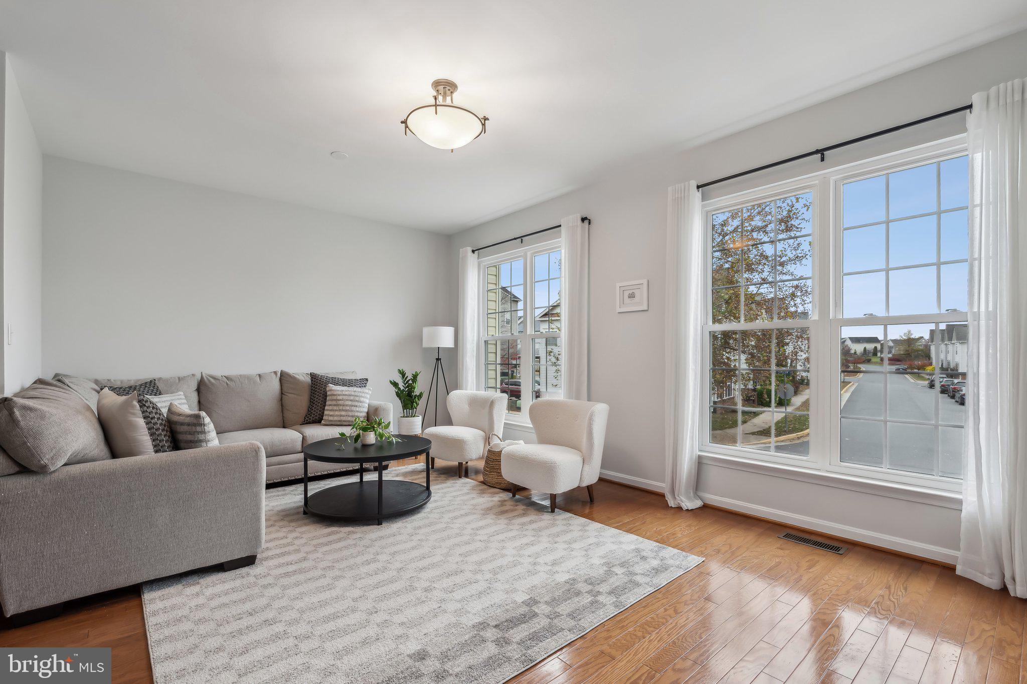 ASHBURN VILLAGE - Residential