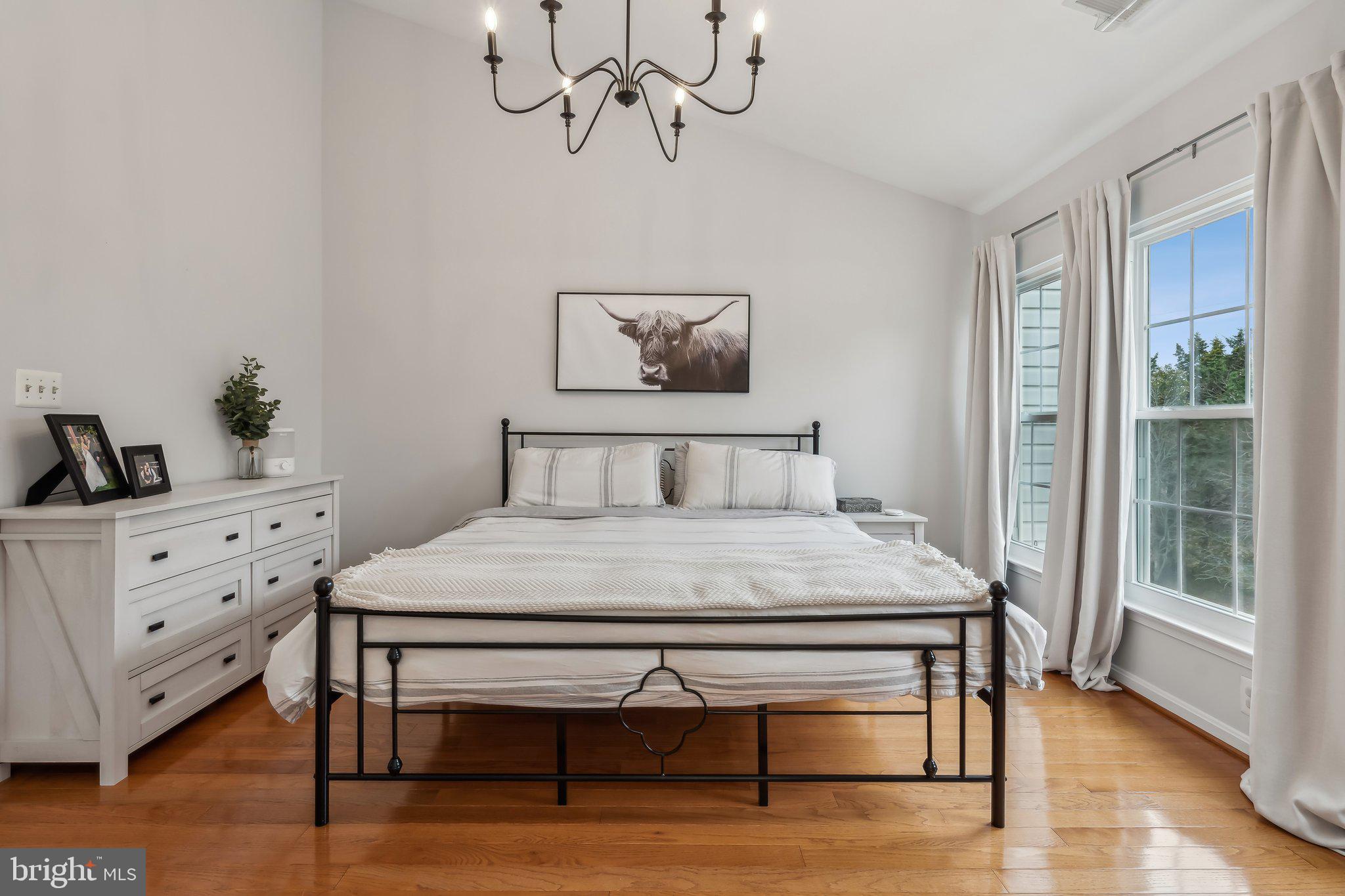 ASHBURN VILLAGE - Residential