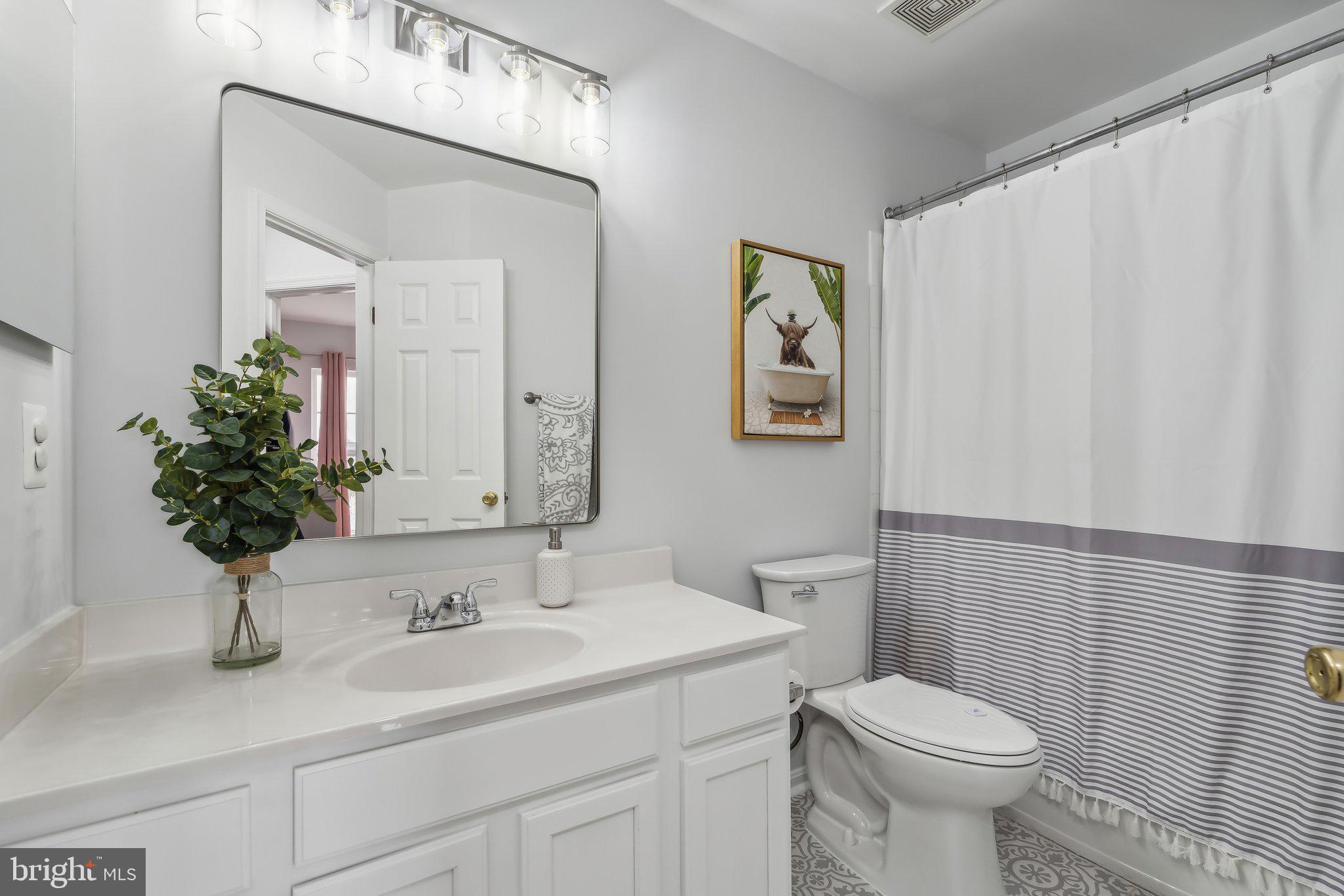 ASHBURN VILLAGE - Residential