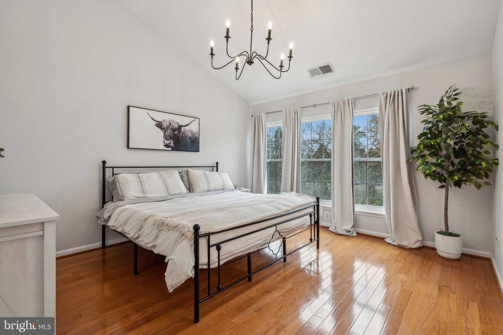 ASHBURN VILLAGE - Residential