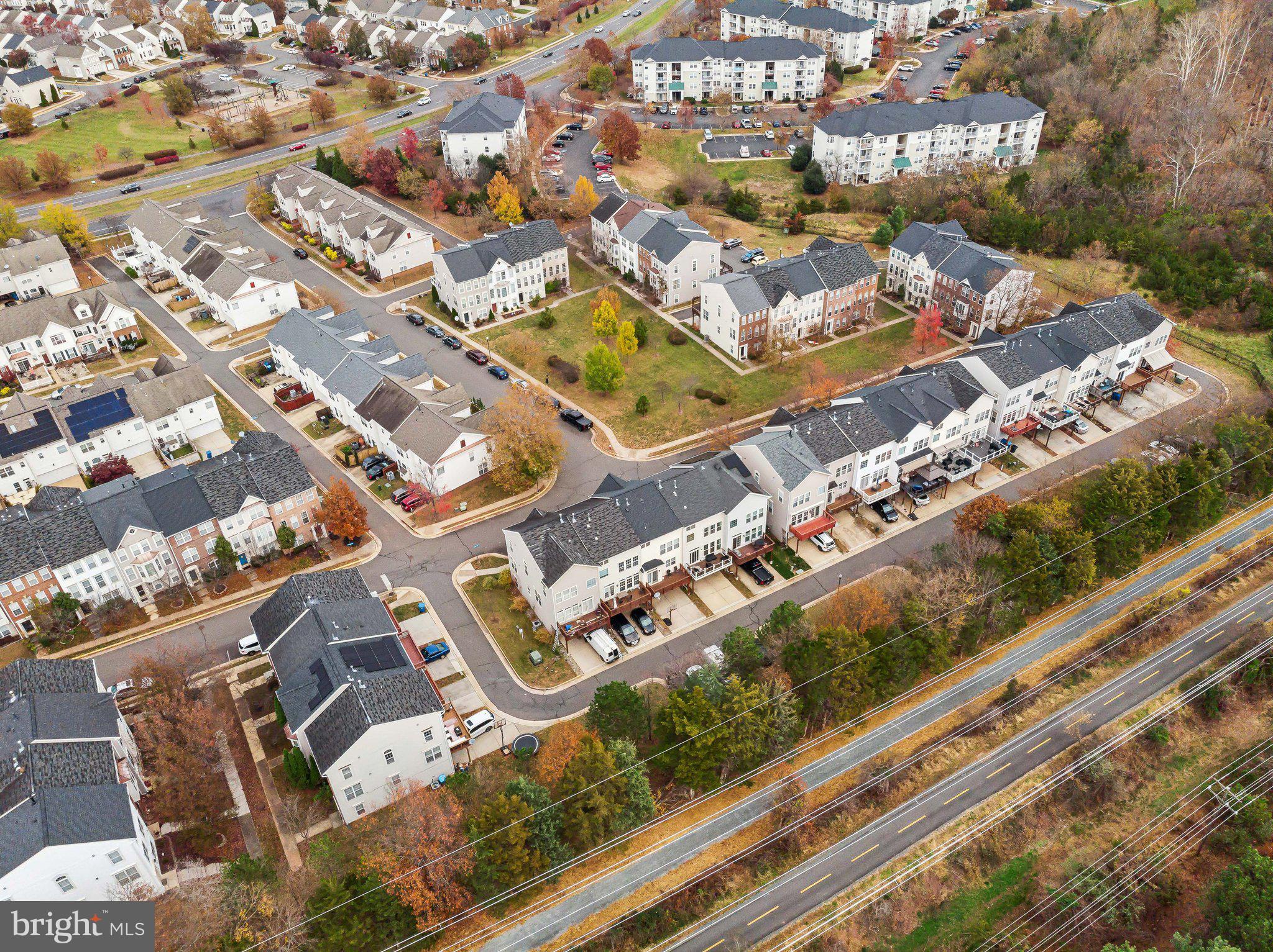 ASHBURN VILLAGE - Residential