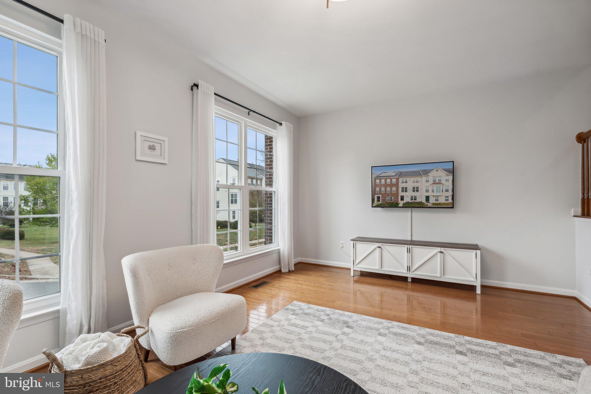 ASHBURN VILLAGE - Residential