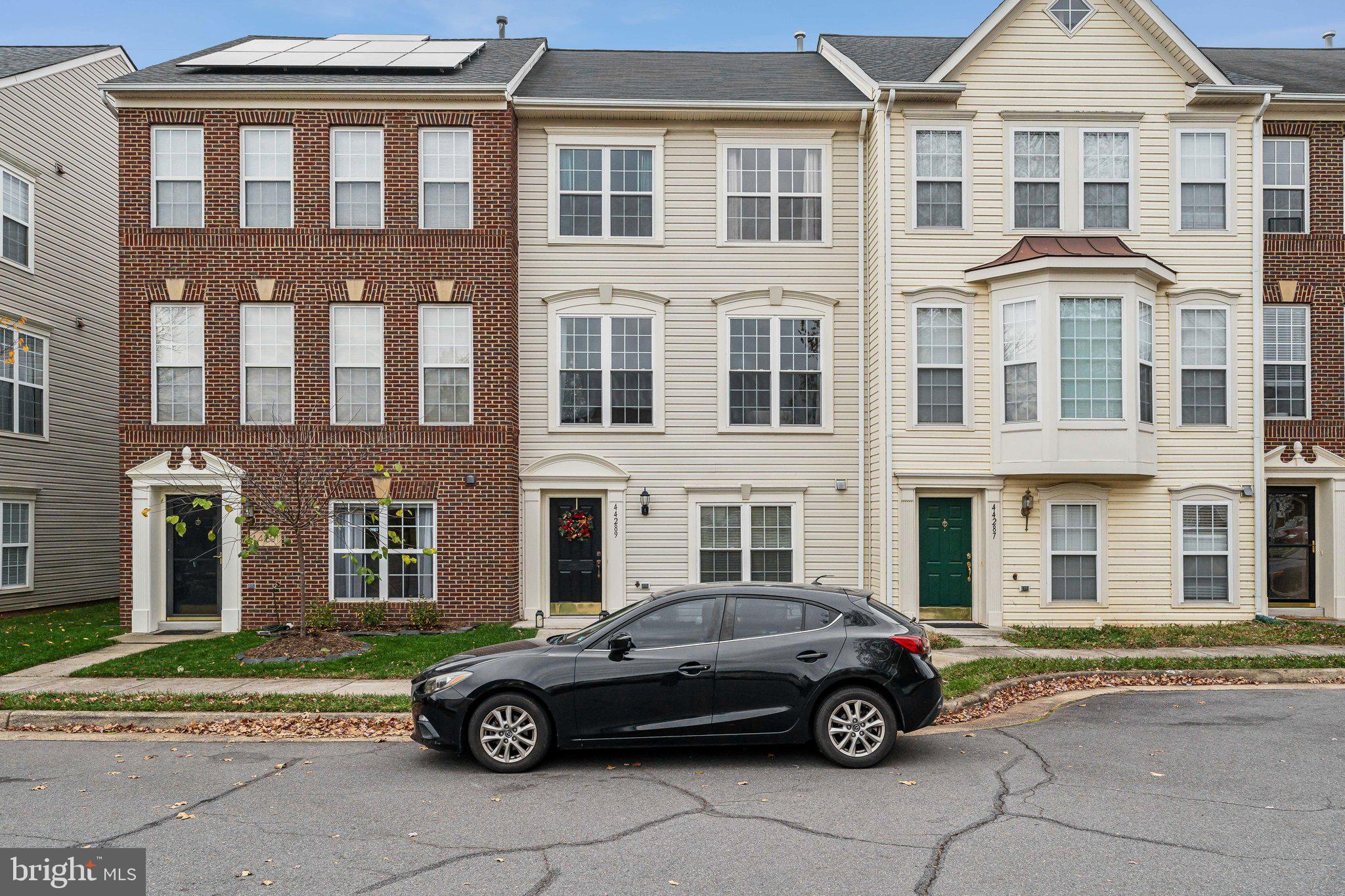 ASHBURN VILLAGE - Residential