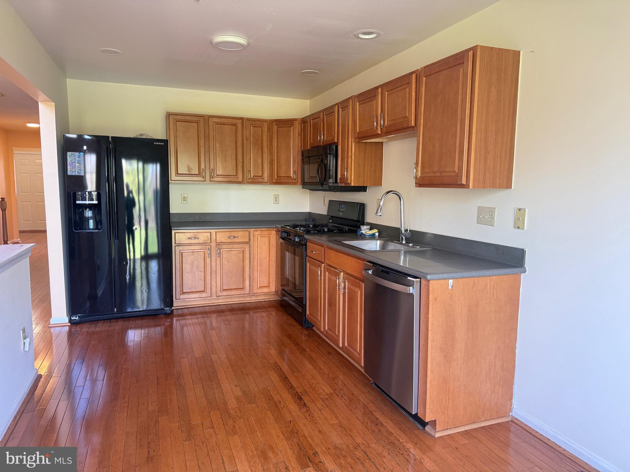 GLENN ROSE - Residential Lease