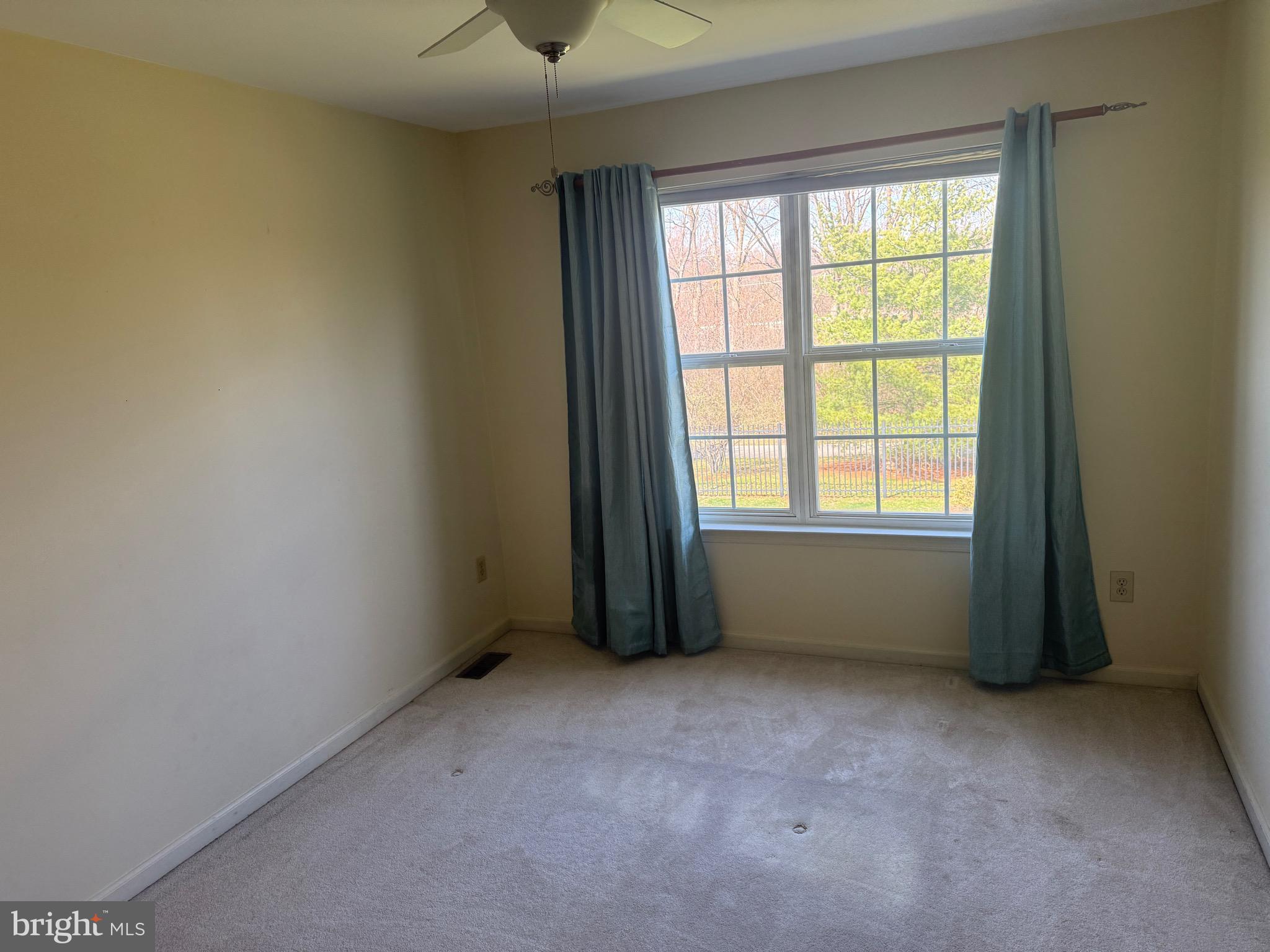 GLENN ROSE - Residential Lease