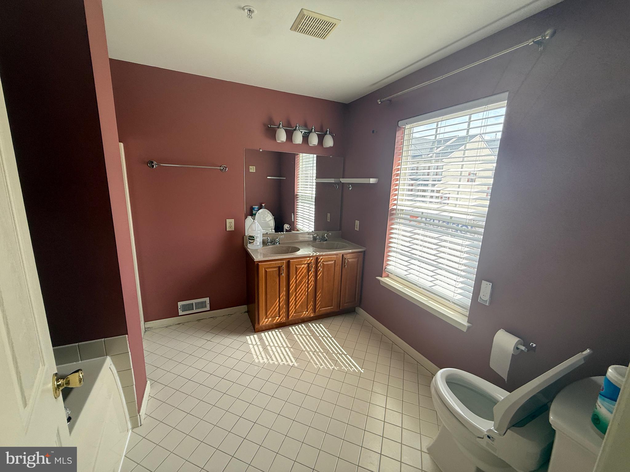 GLENN ROSE - Residential Lease