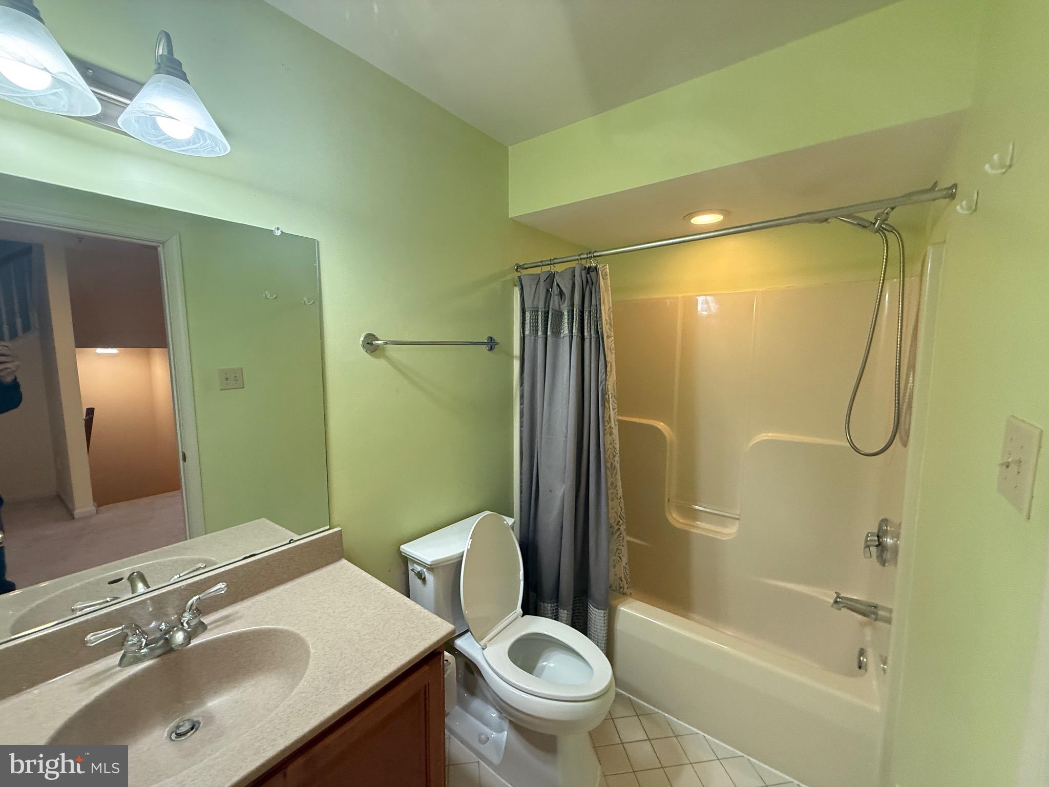 GLENN ROSE - Residential Lease