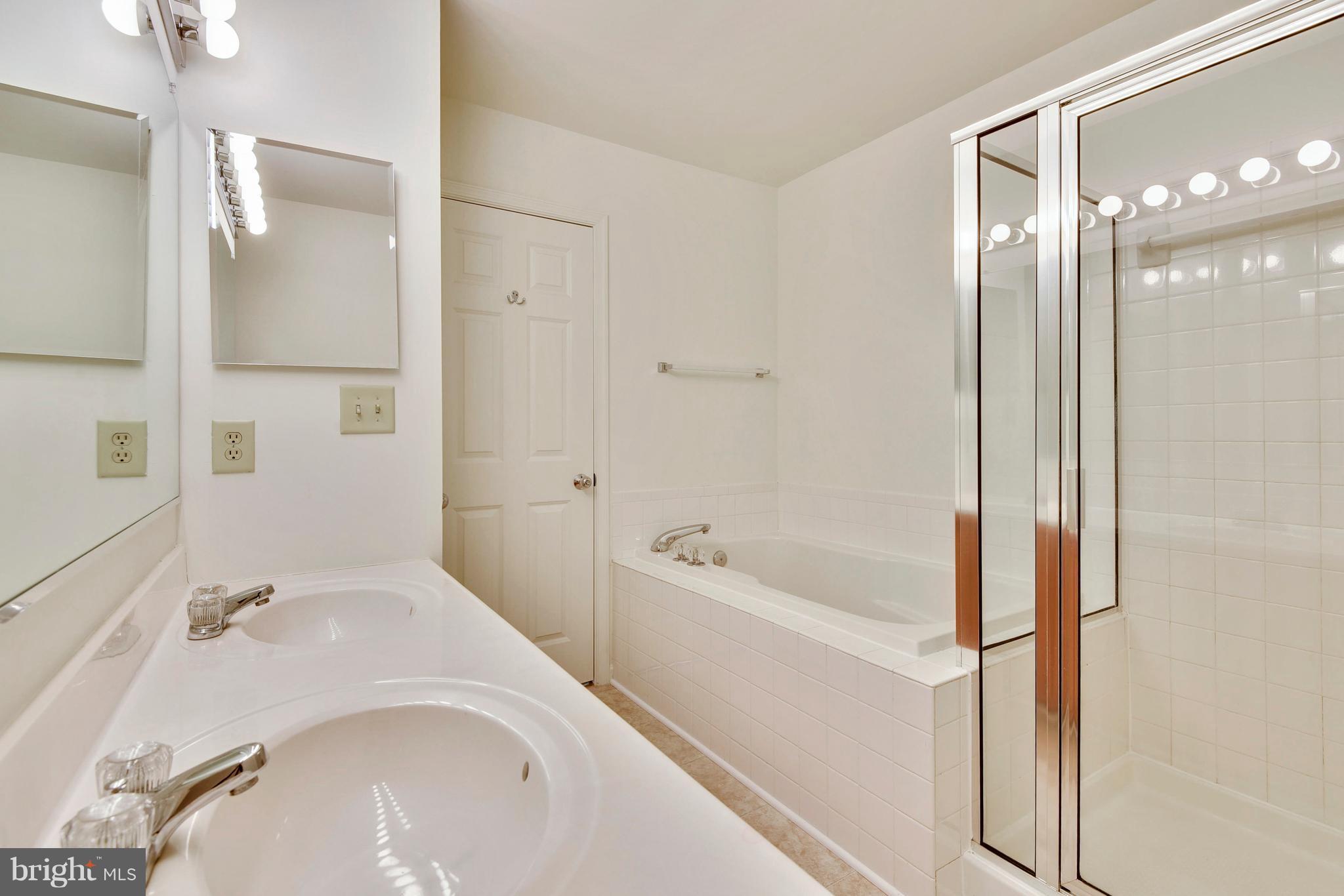 SEVEN OAKS - Residential