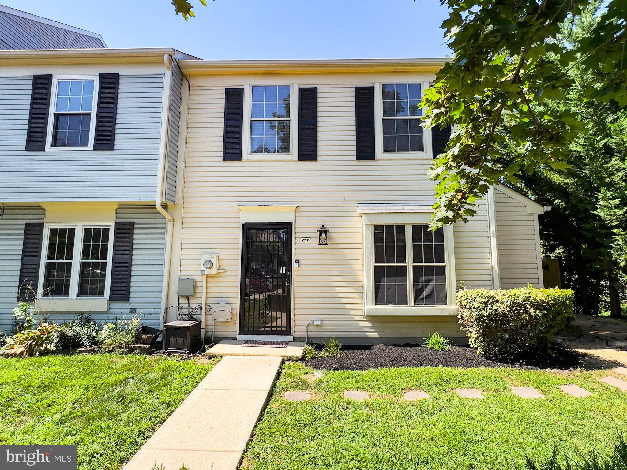 Move-In Ready End Unit Townhome with Exceptional Outdoor Space!
Welcome to 2491 Homestead Ct updated, well-maintained end-unit townhome located in the desirable Homestead-Tanglewood community. This 3-bedroom home is filled with charm and upgrades throughout!
Step into the modern kitchen featuring granite countertops, stainless steel appliances, and a center island with bar seating great for everyday dining or entertaining. The entire home boasts hard surface flooring & no carpet here!
Major updates include a brand-new refrigerator, new AC (2024), furnace (2021), and a roof that's only 5 years old. Upstairs, you'll find a beautifully updated full bathroom with floor-to-ceiling tile and an oversized walk-in shower. A stylish front-loading washer and dryer set makes laundry easy and efficient.
What truly sets this home apart is the extra-large, fully fenced backyard with a freshly painted deck and side gate access & ideal for gatherings, gardening, or relaxing outdoors.
Don't miss your chance to own this beautifully cared-for home with modern touches and unbeatable outdoor space & all at a price that makes it a standout value in Waldorf!