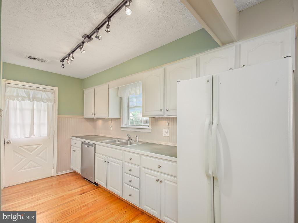 SILVER LEAF ESTATES - Residential Lease