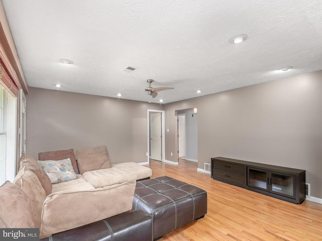 SILVER LEAF ESTATES - Residential Lease