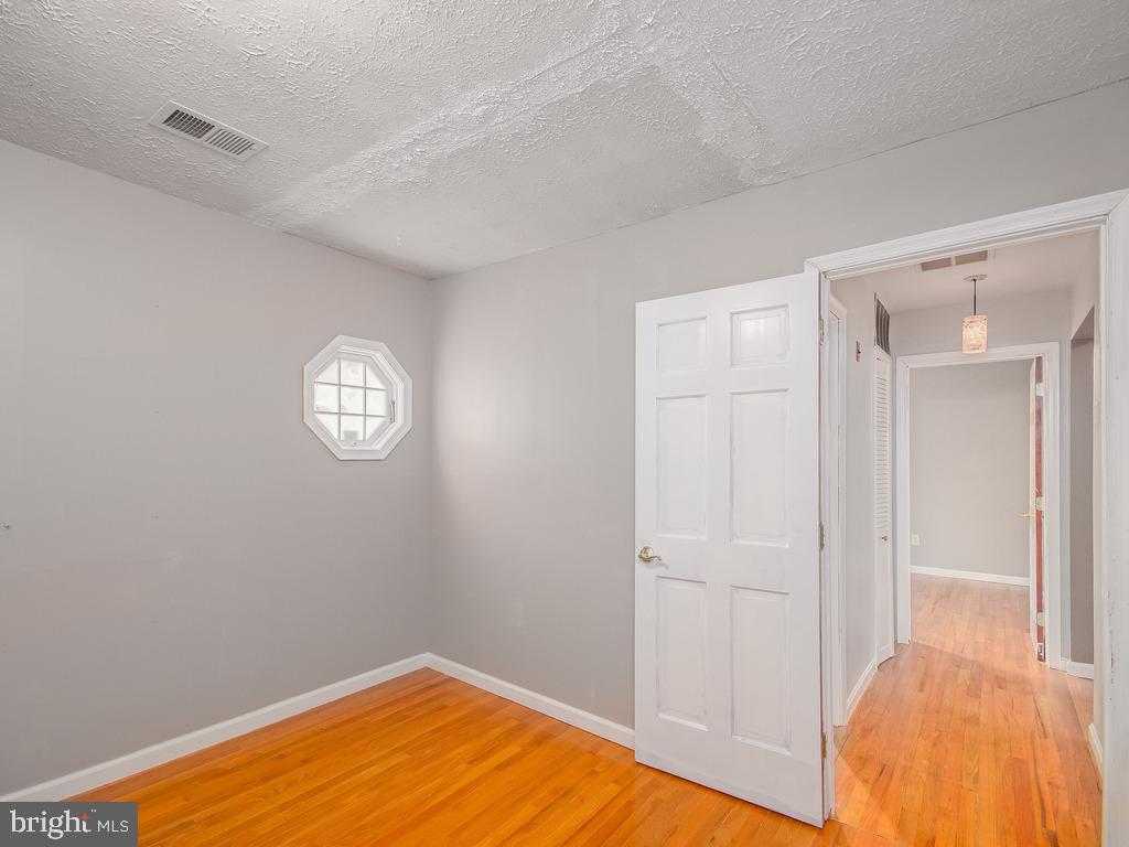 SILVER LEAF ESTATES - Residential Lease