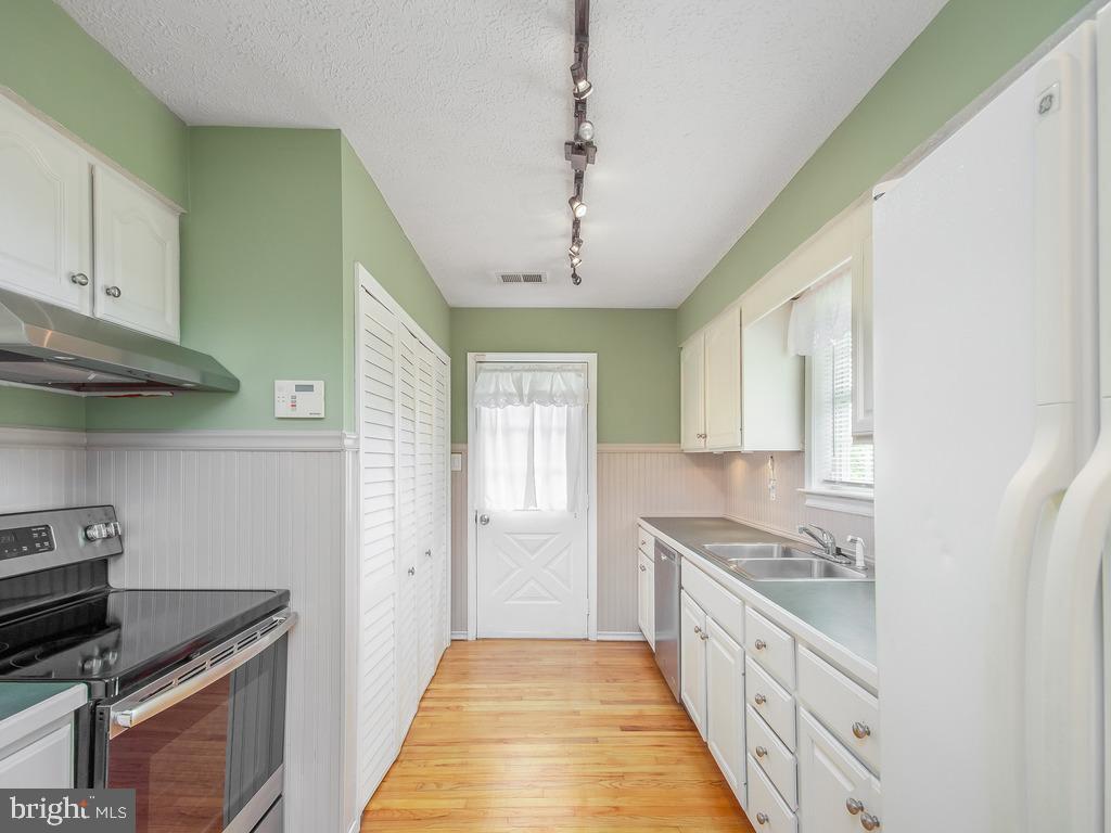 SILVER LEAF ESTATES - Residential Lease