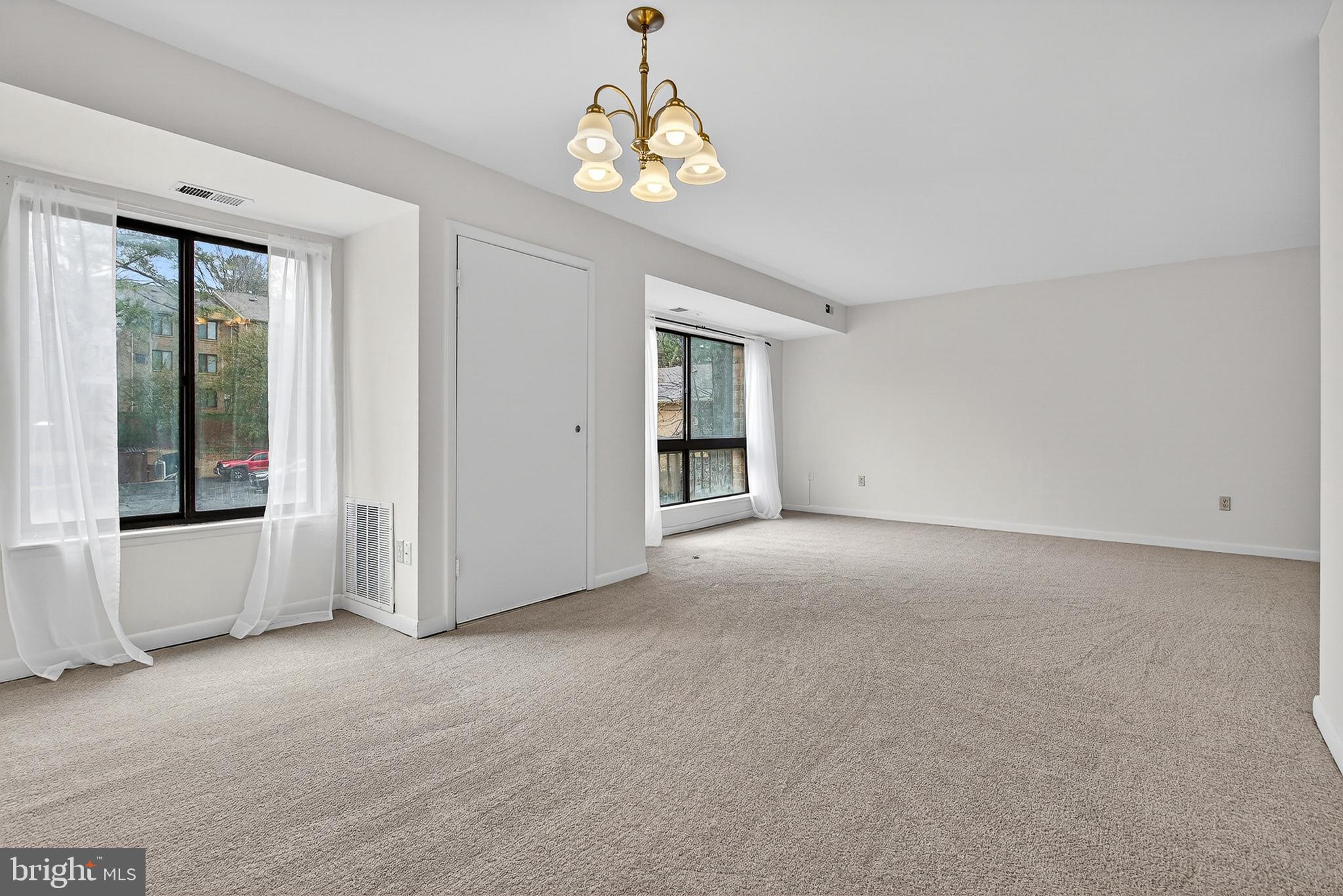 LONG REACH - Residential