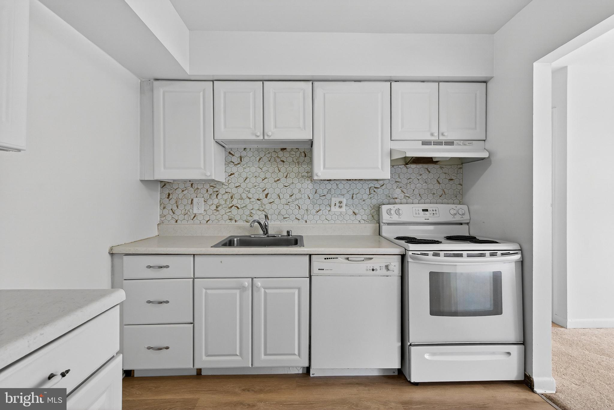 LONG REACH - Residential