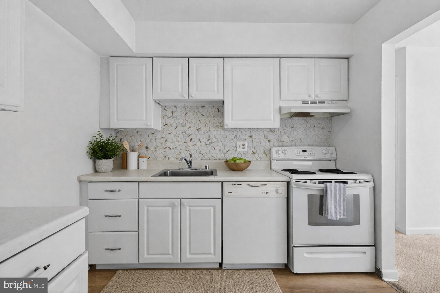 LONG REACH - Residential