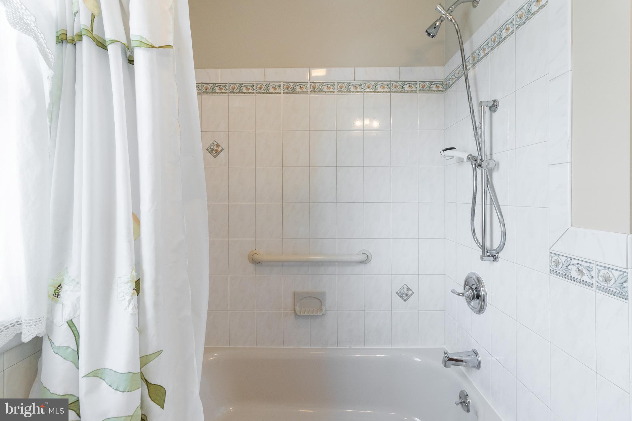 HUNT CLUB ESTATES - Residential