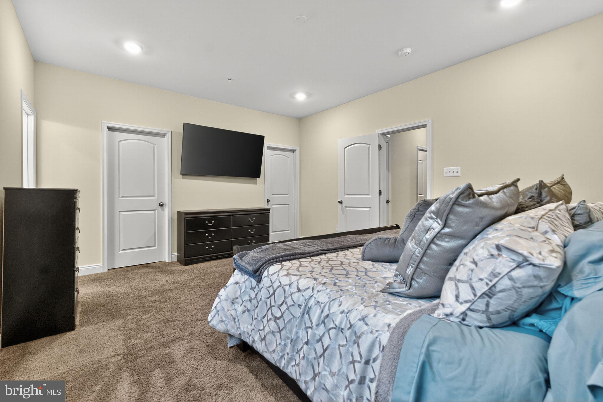 AMBER RIDGE - Residential