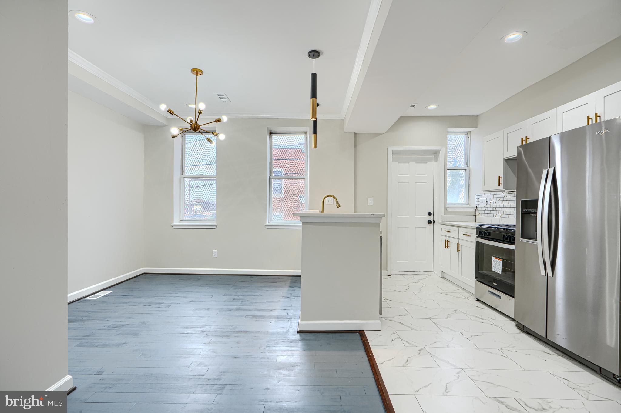 WEST SIDE - Residential