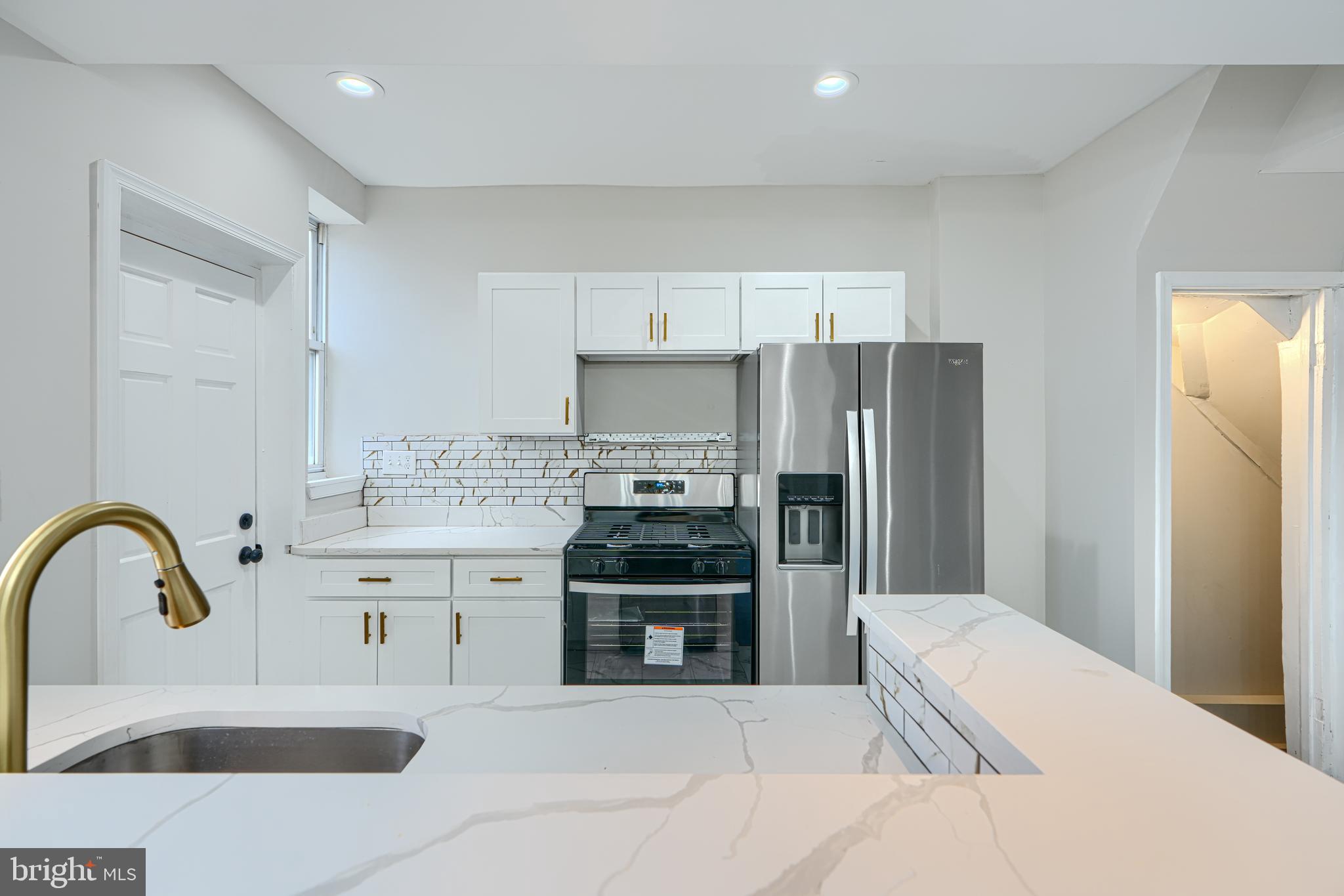 WEST SIDE - Residential