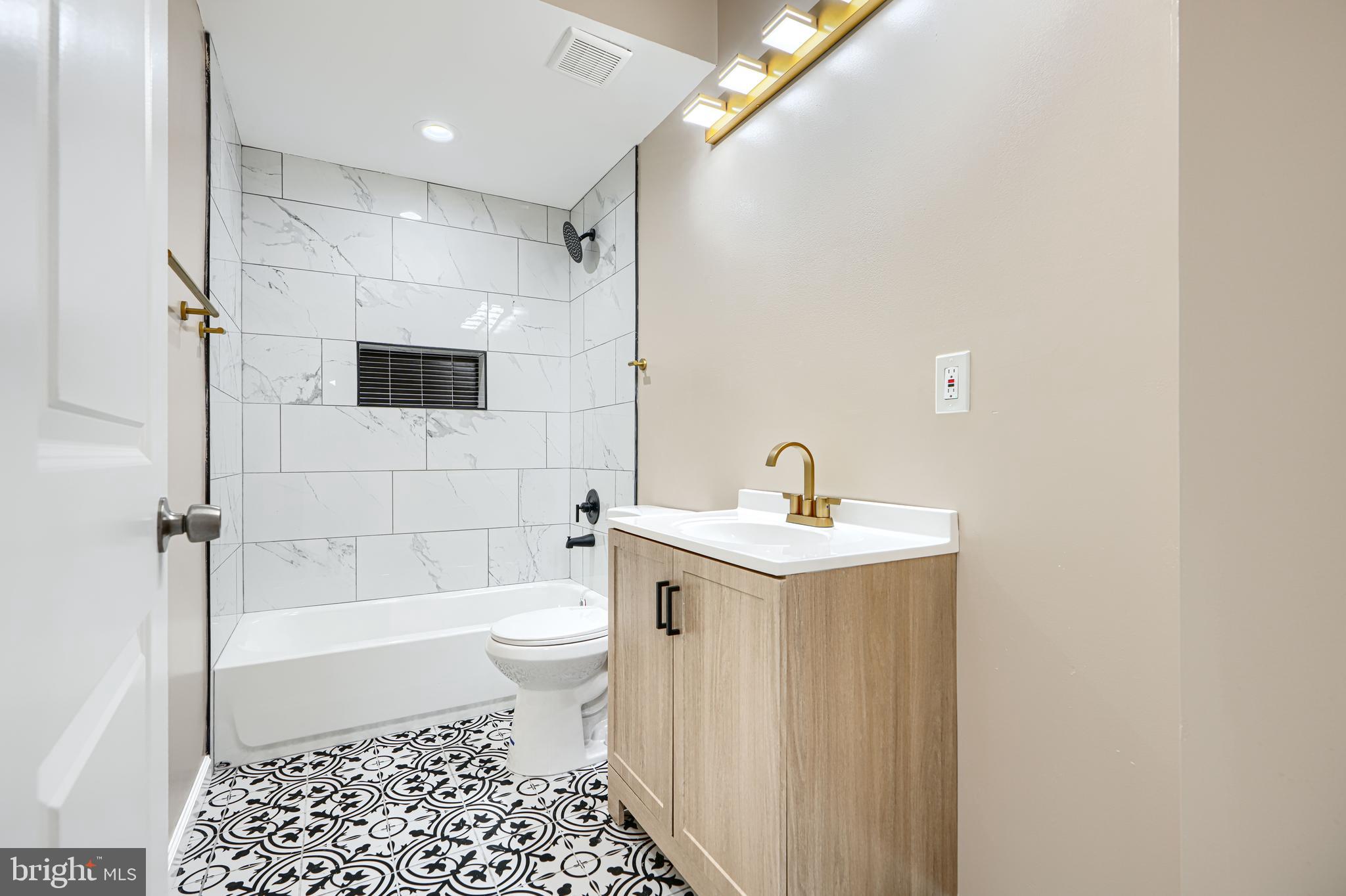 WEST SIDE - Residential