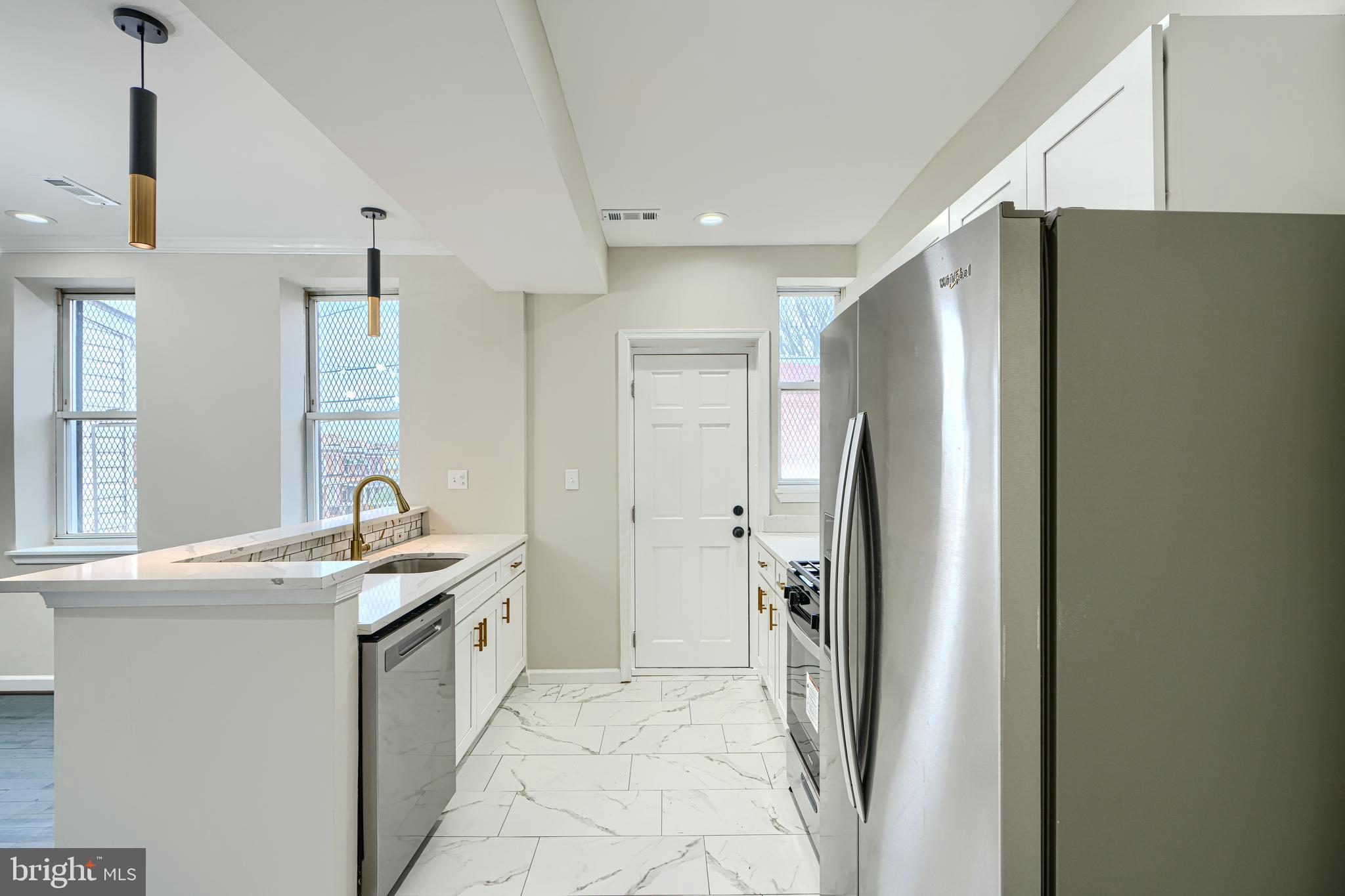 WEST SIDE - Residential