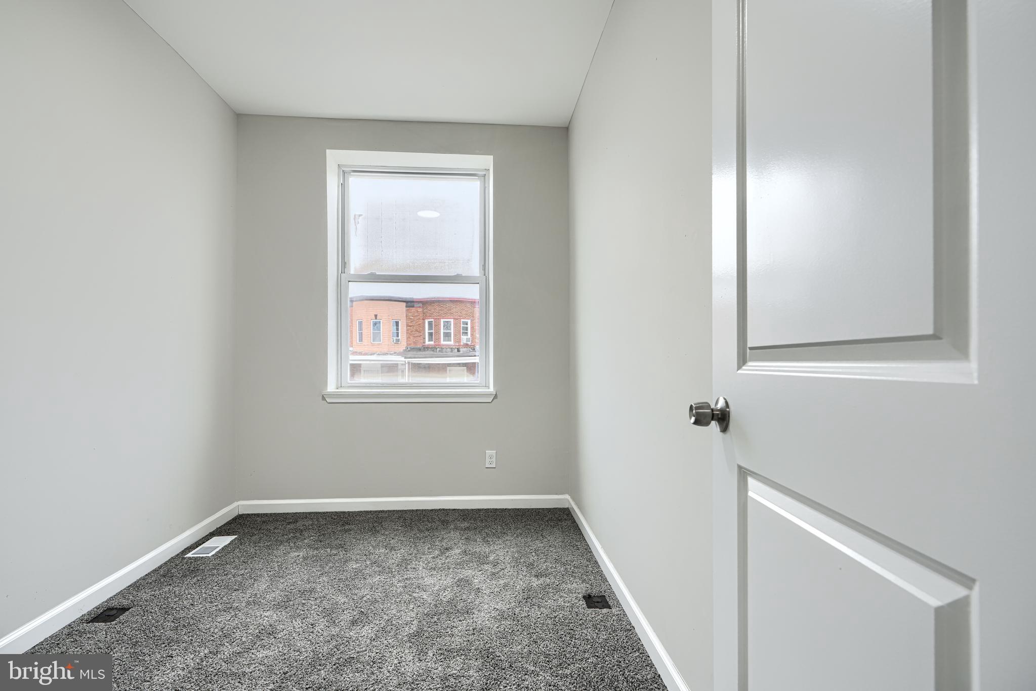 WEST SIDE - Residential