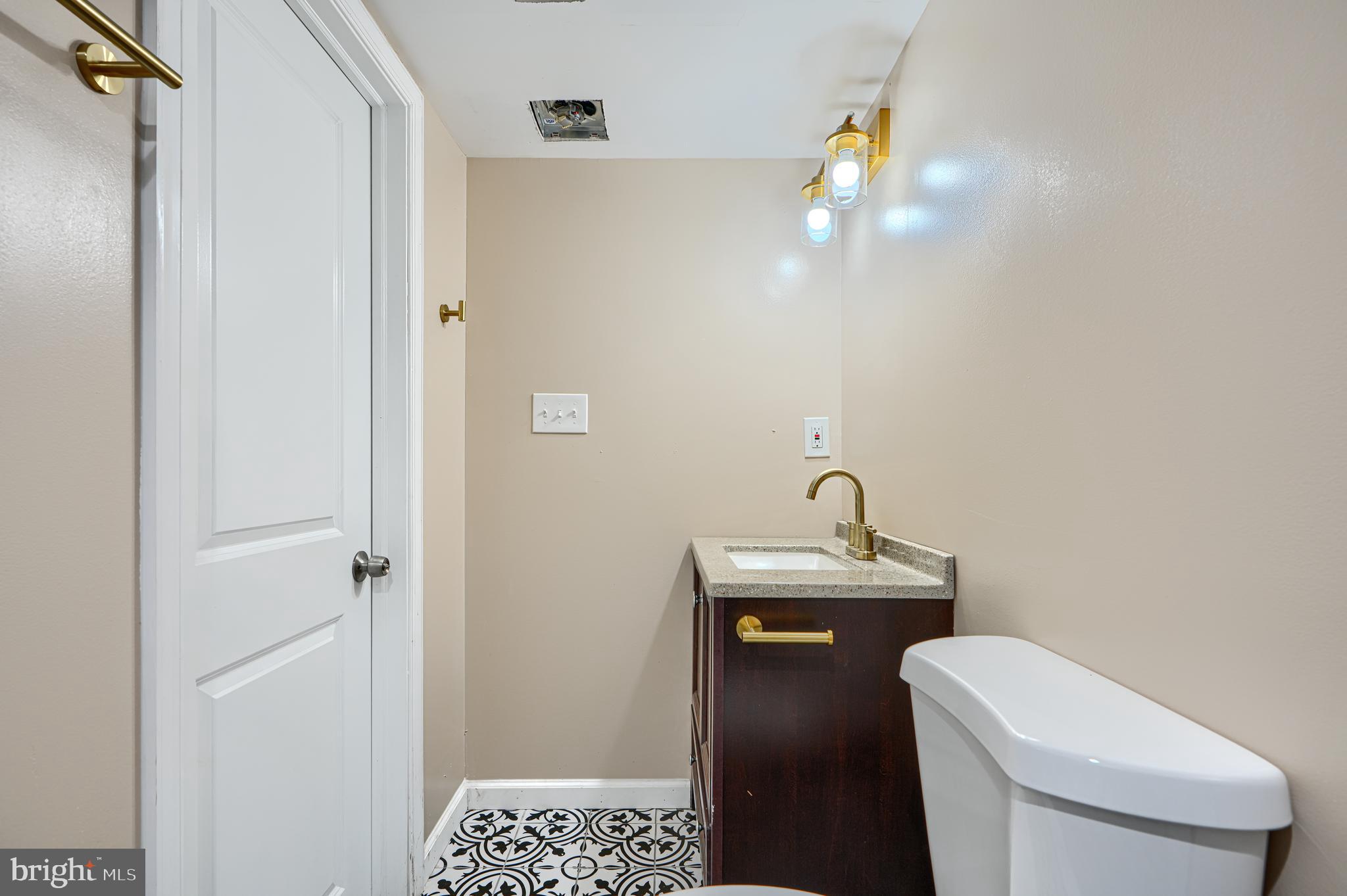 WEST SIDE - Residential