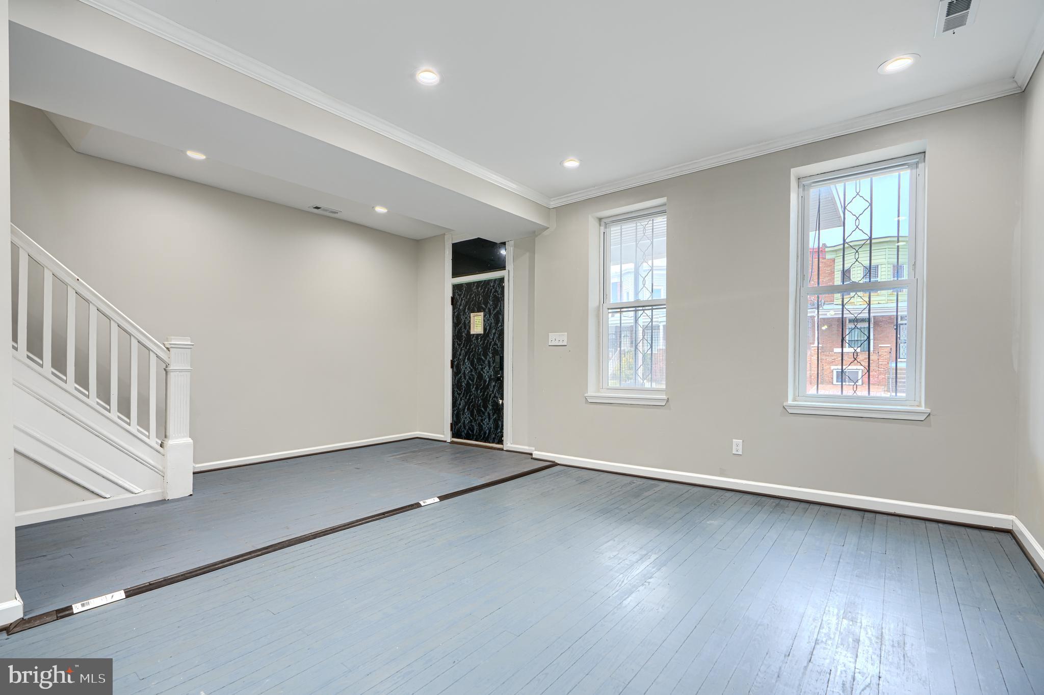 WEST SIDE - Residential