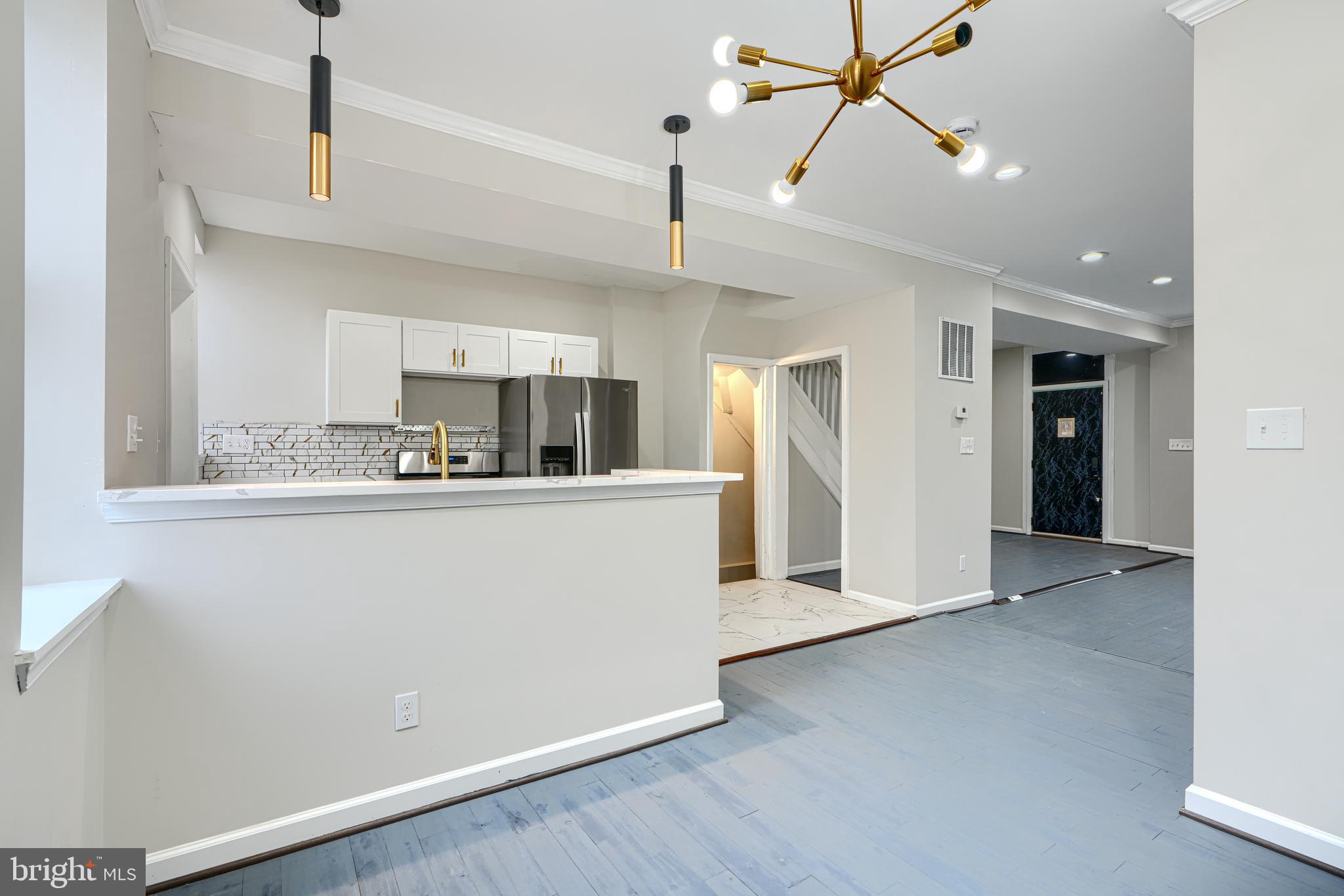 WEST SIDE - Residential