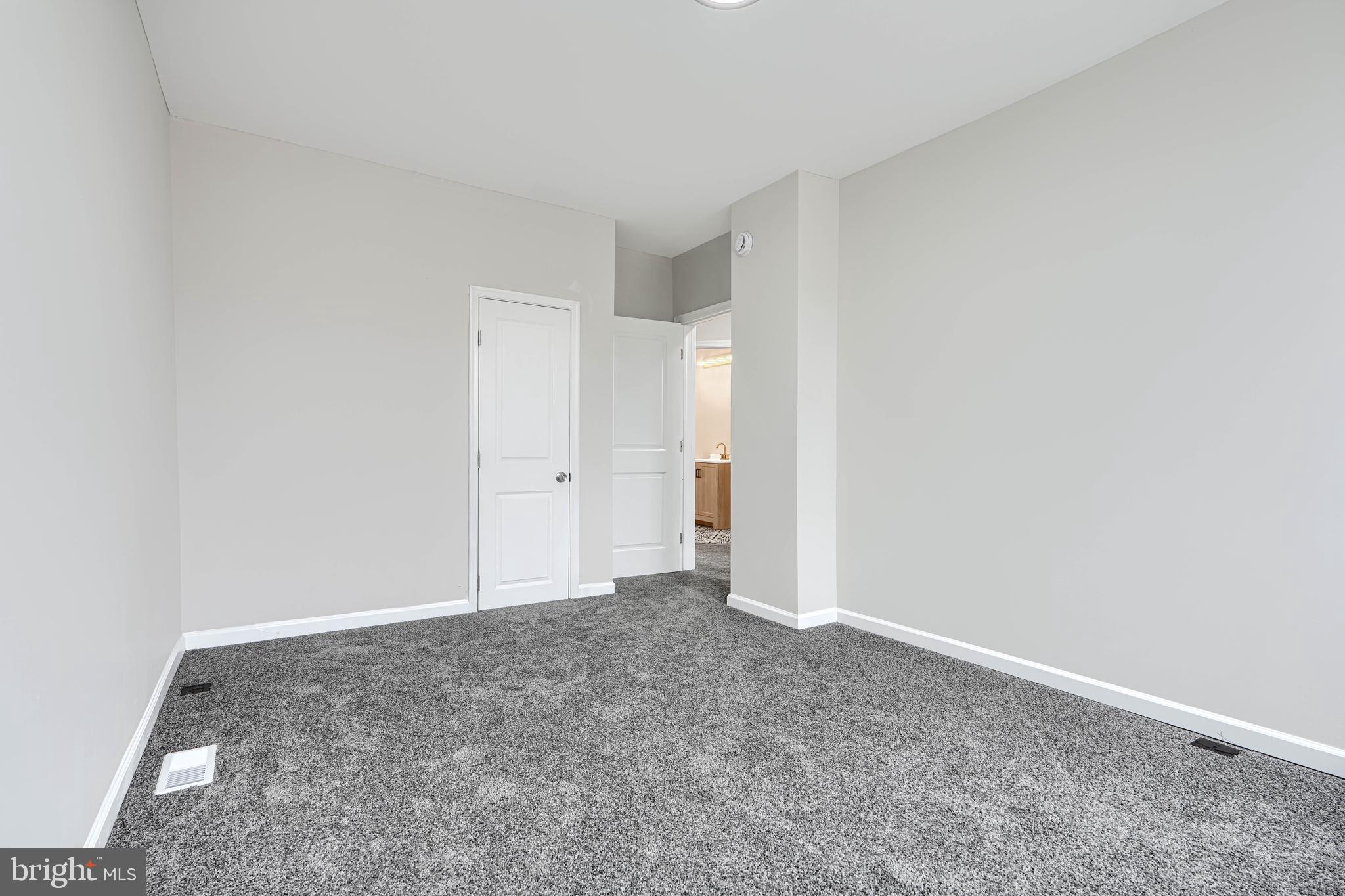 WEST SIDE - Residential