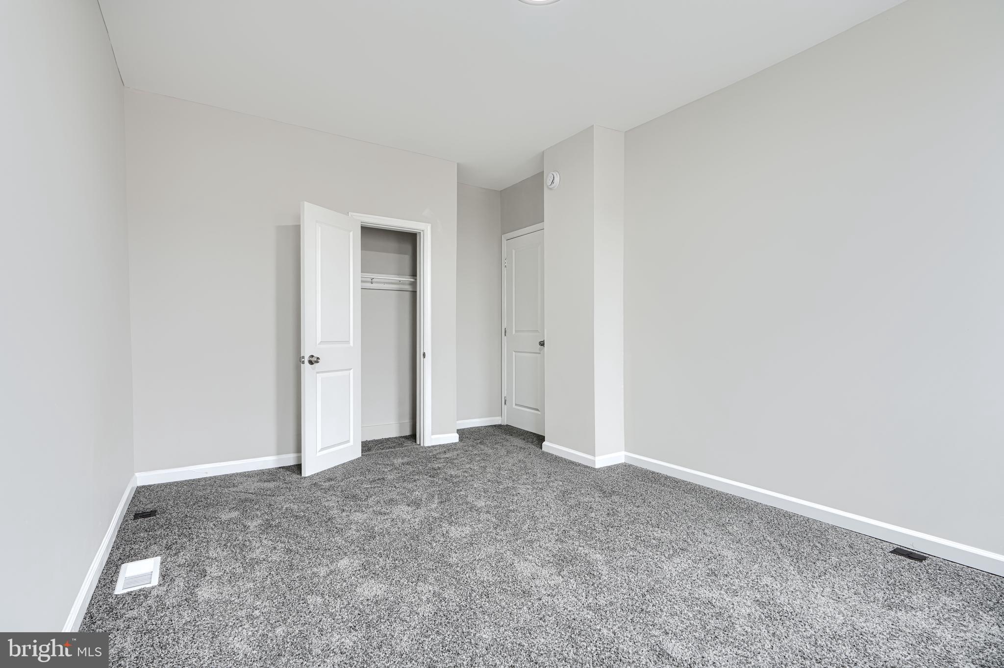 WEST SIDE - Residential