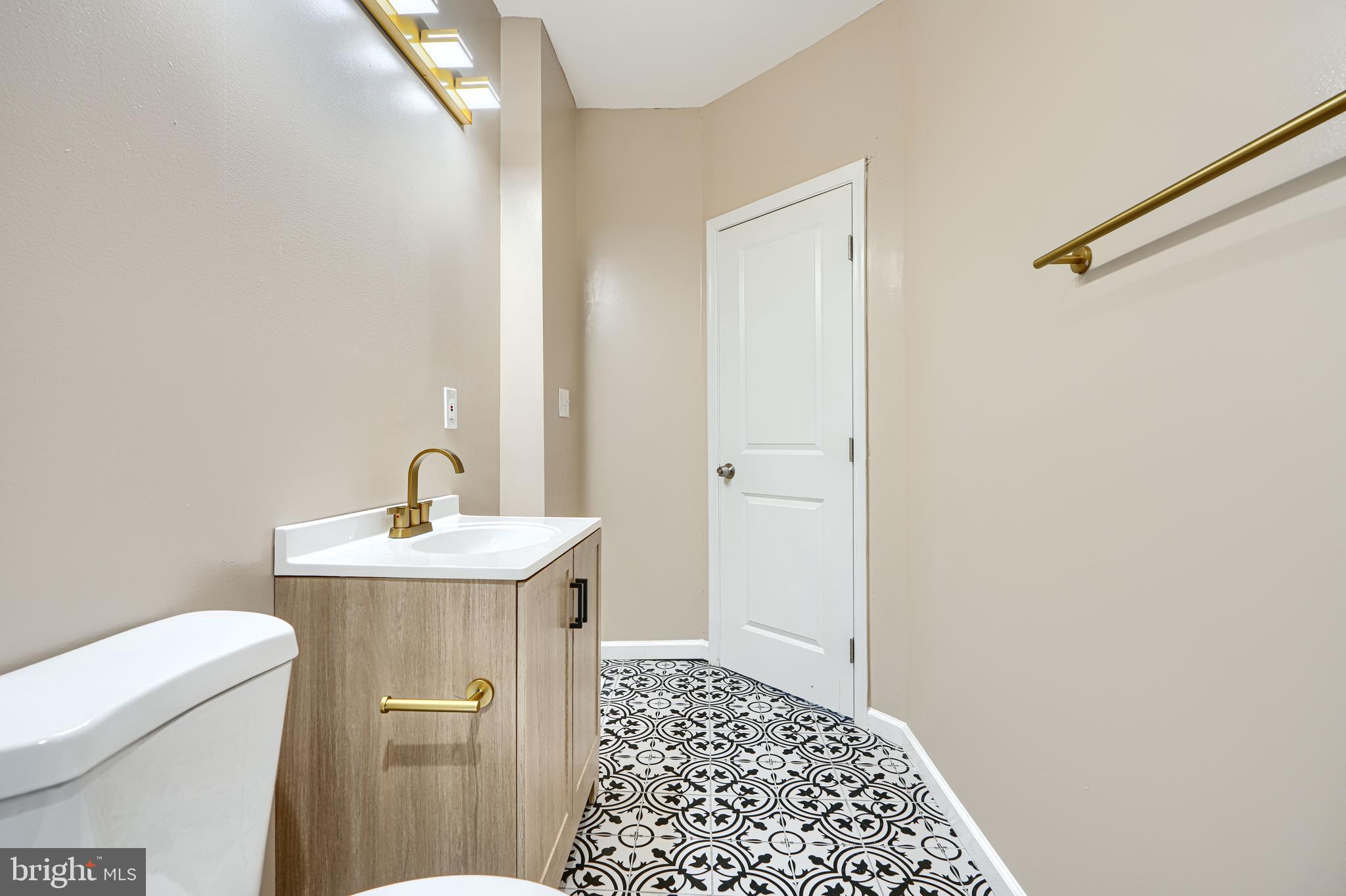 WEST SIDE - Residential