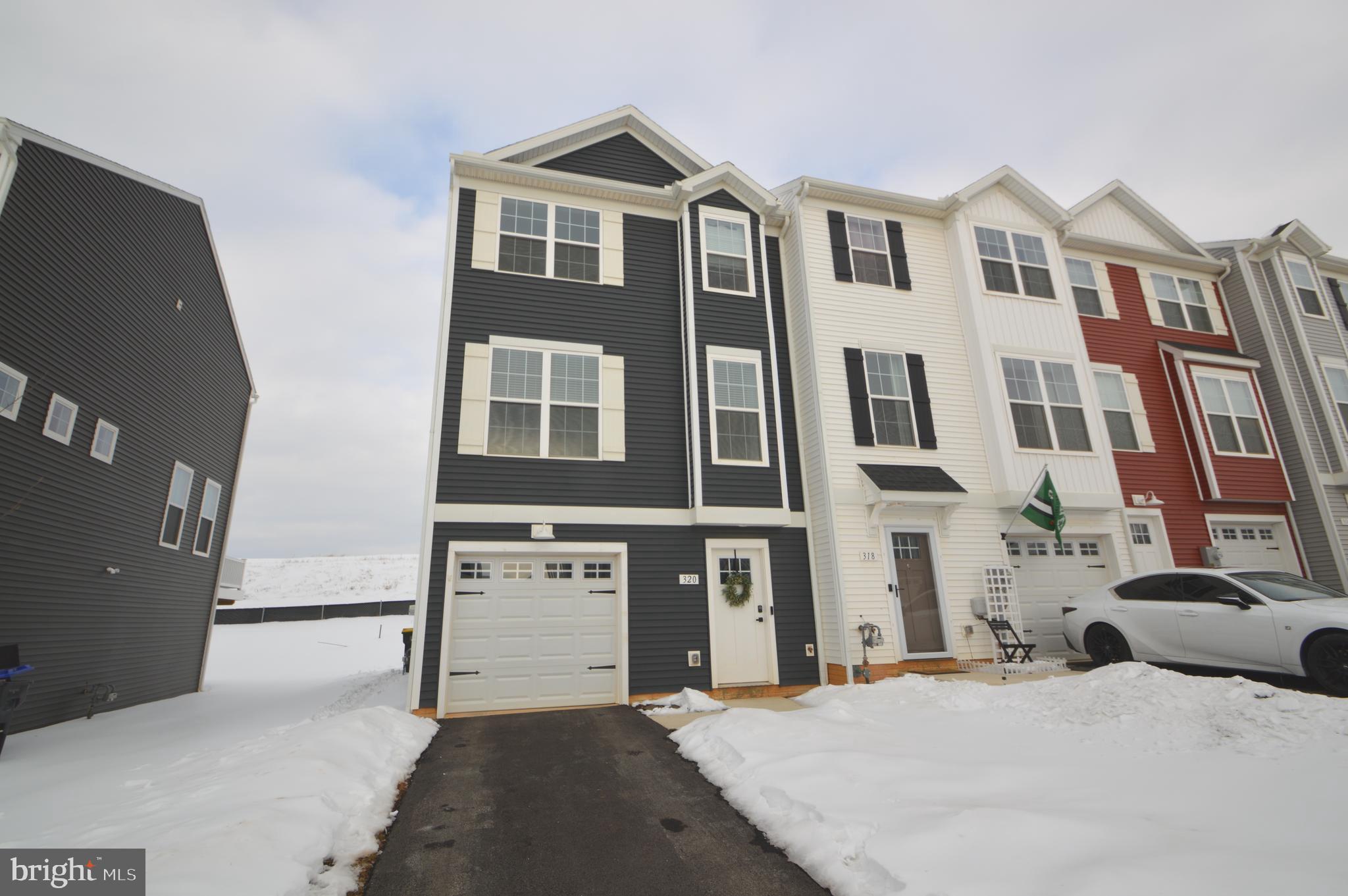 HUDSON RIDGE - Residential