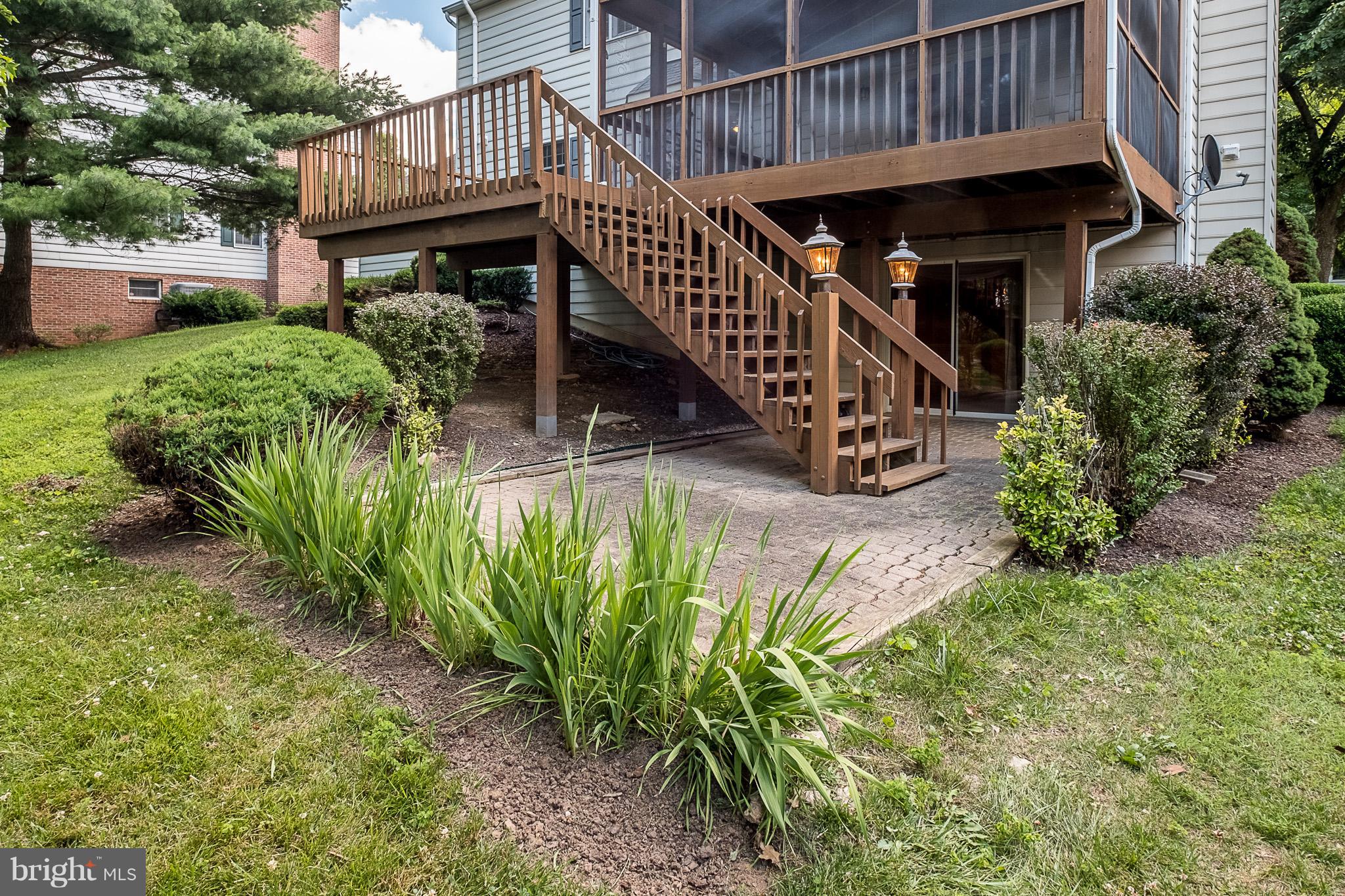 HOBBITS GLEN - Residential Lease