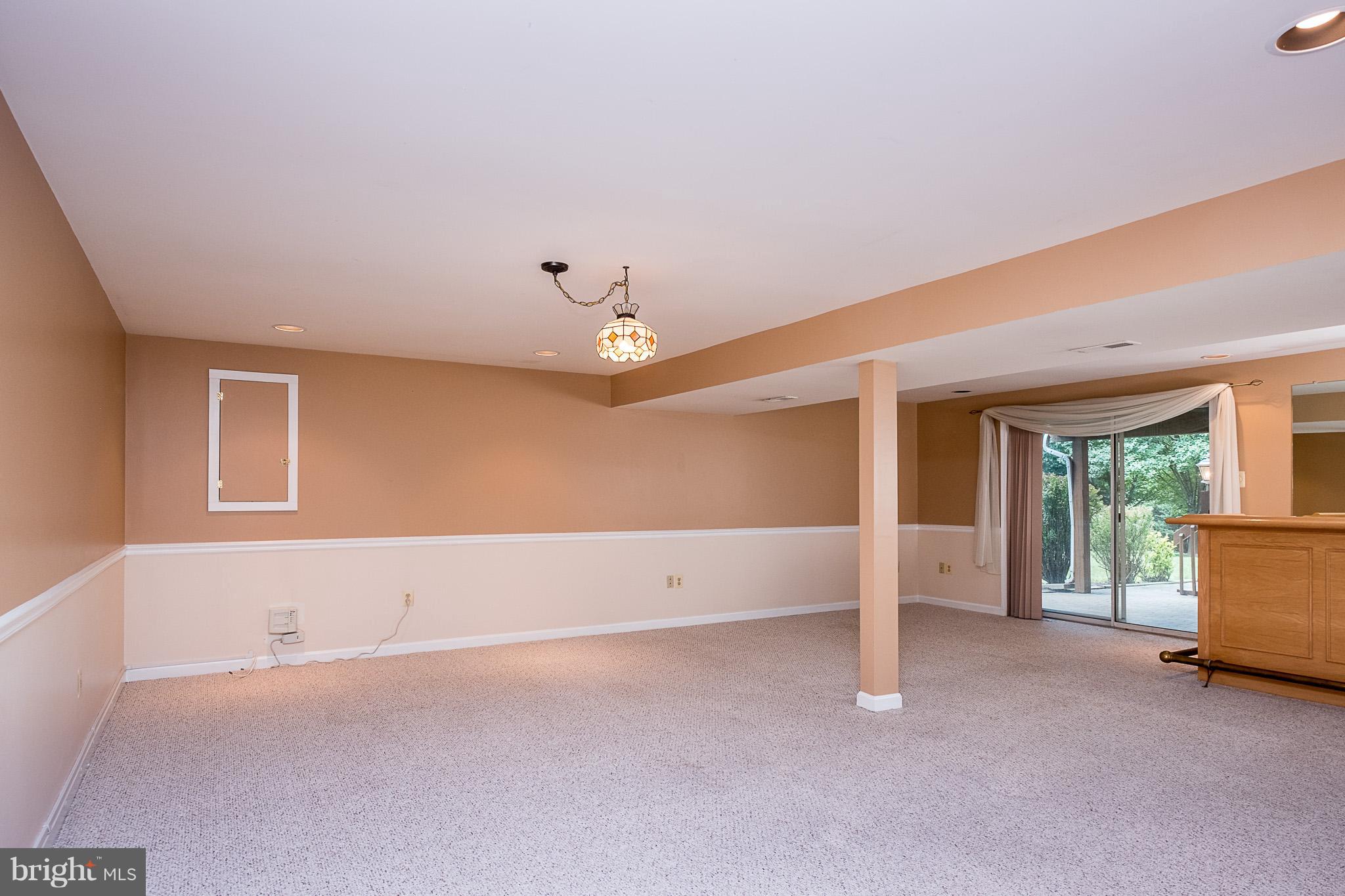 HOBBITS GLEN - Residential Lease