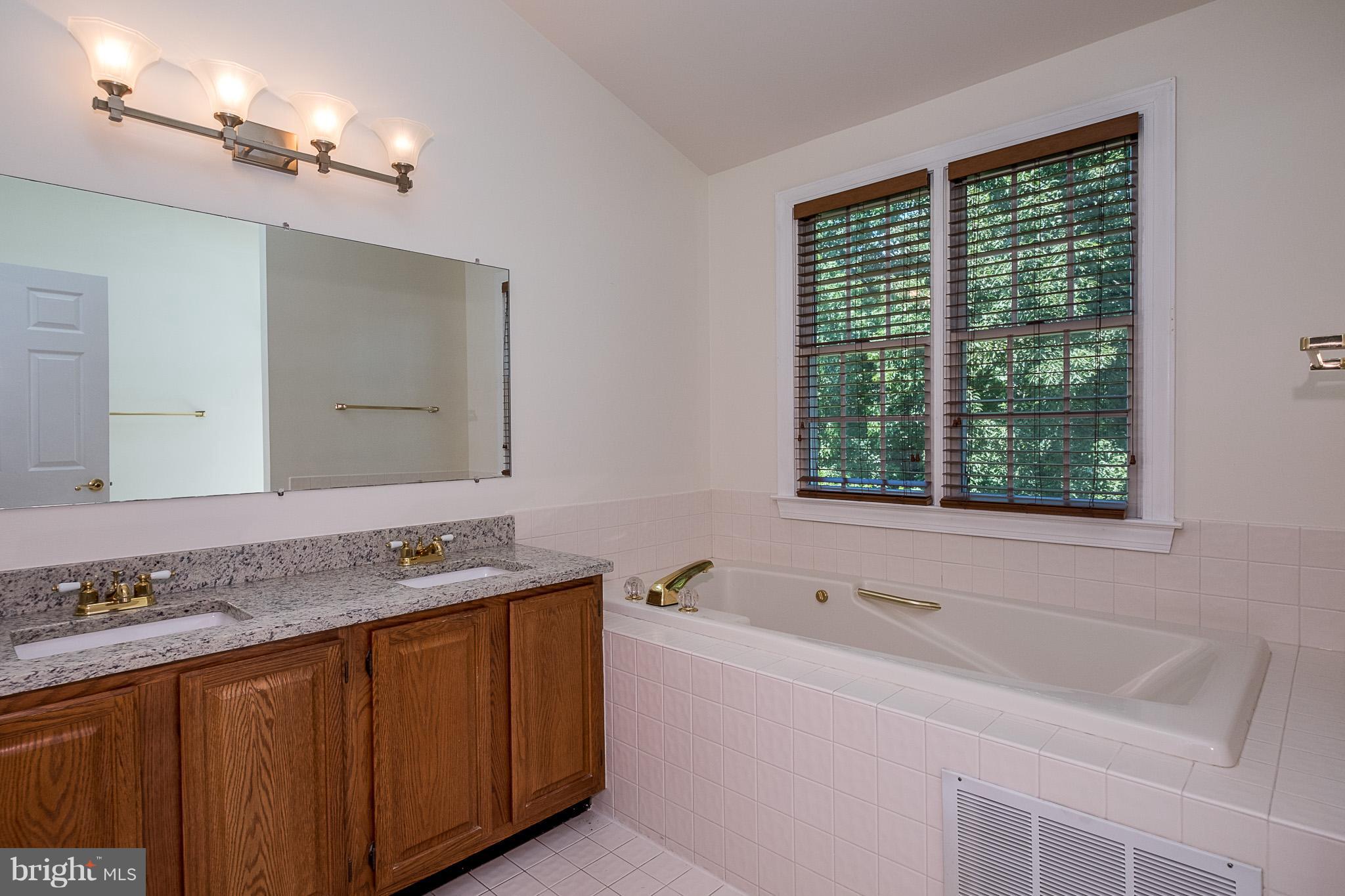 HOBBITS GLEN - Residential Lease