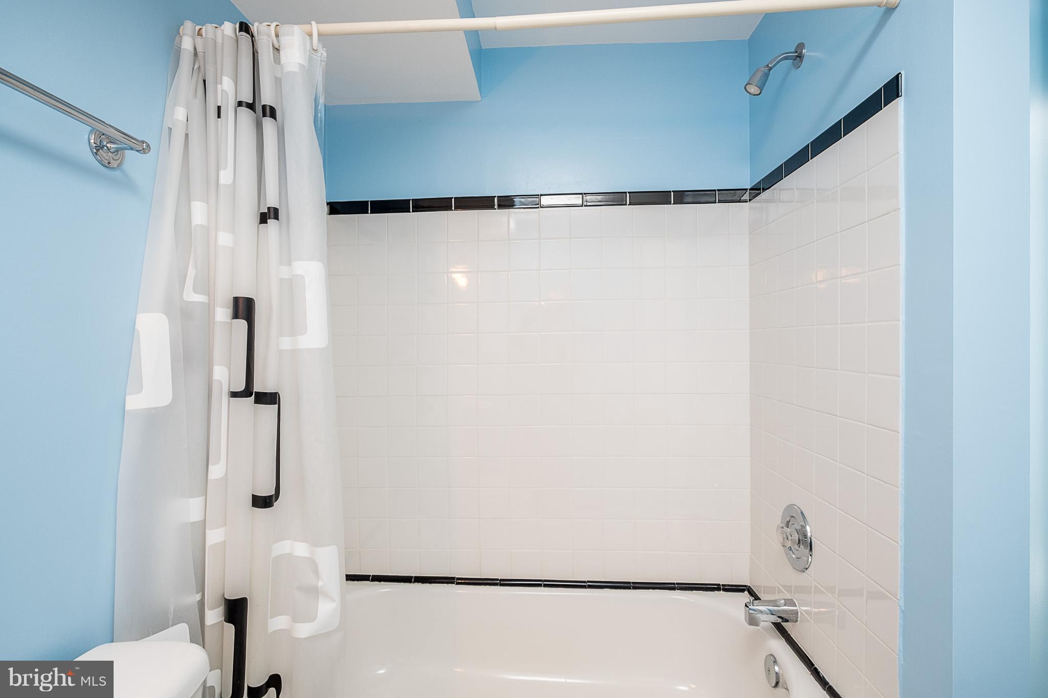 HOBBITS GLEN - Residential Lease