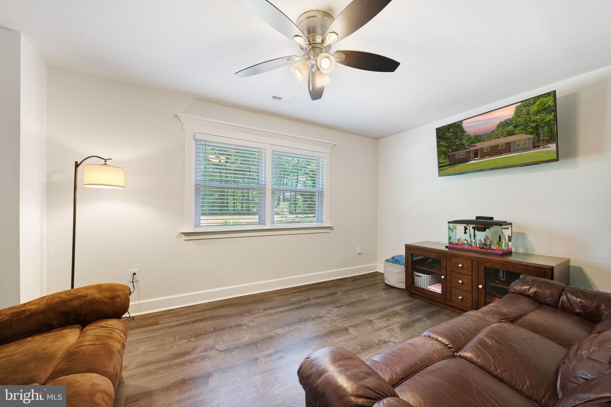 WALNUT WOODS - Residential