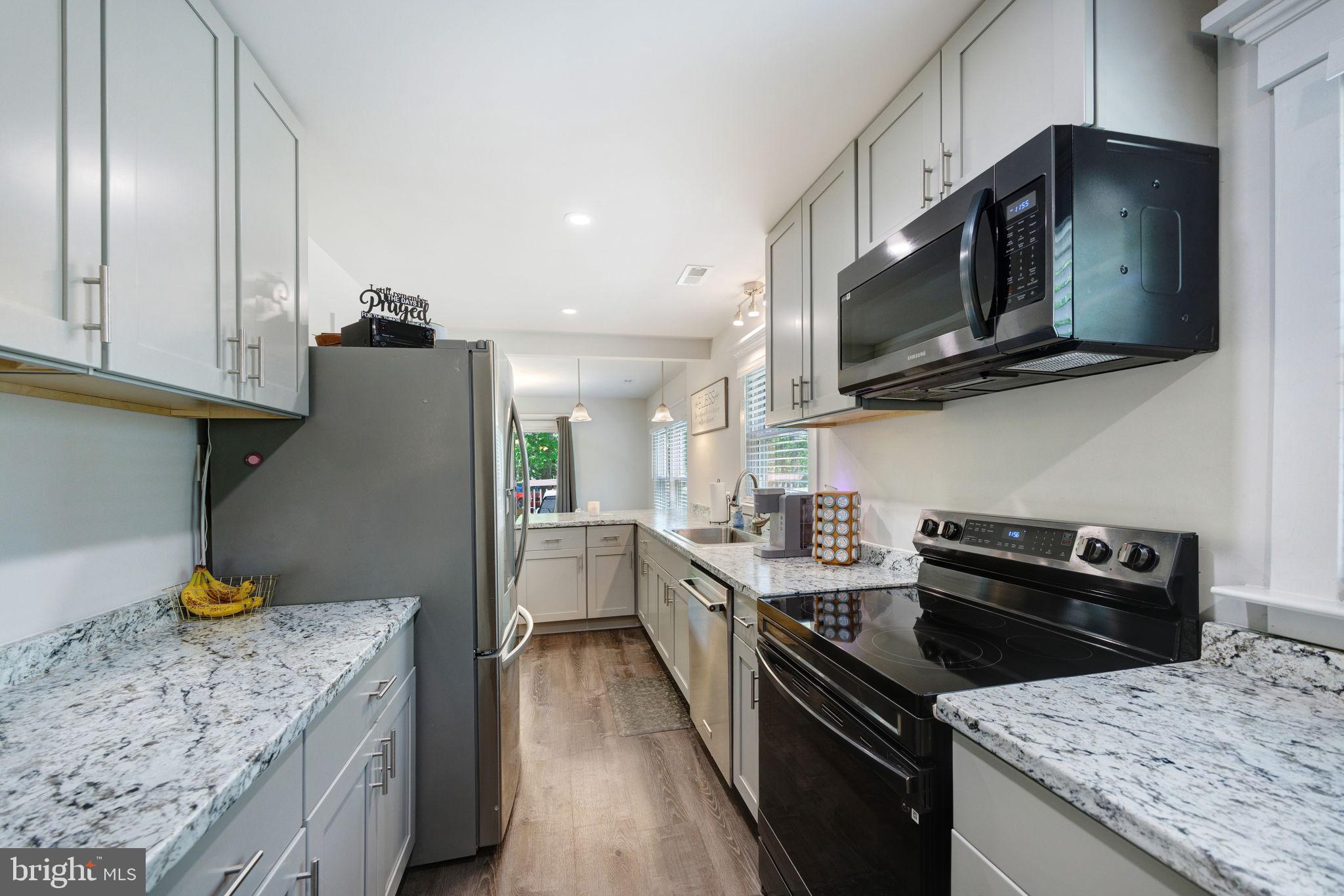 WALNUT WOODS - Residential