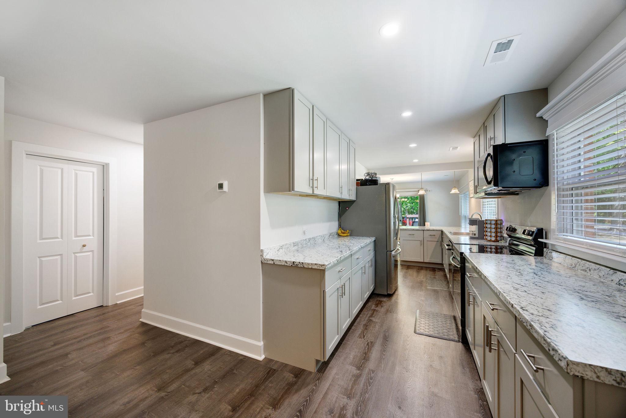 WALNUT WOODS - Residential