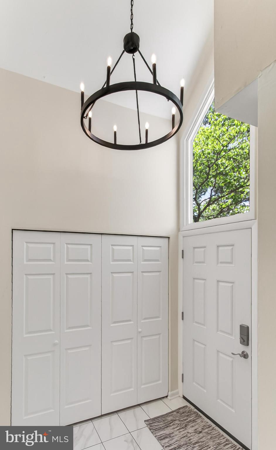 1498 ROUNDLEAF COURT