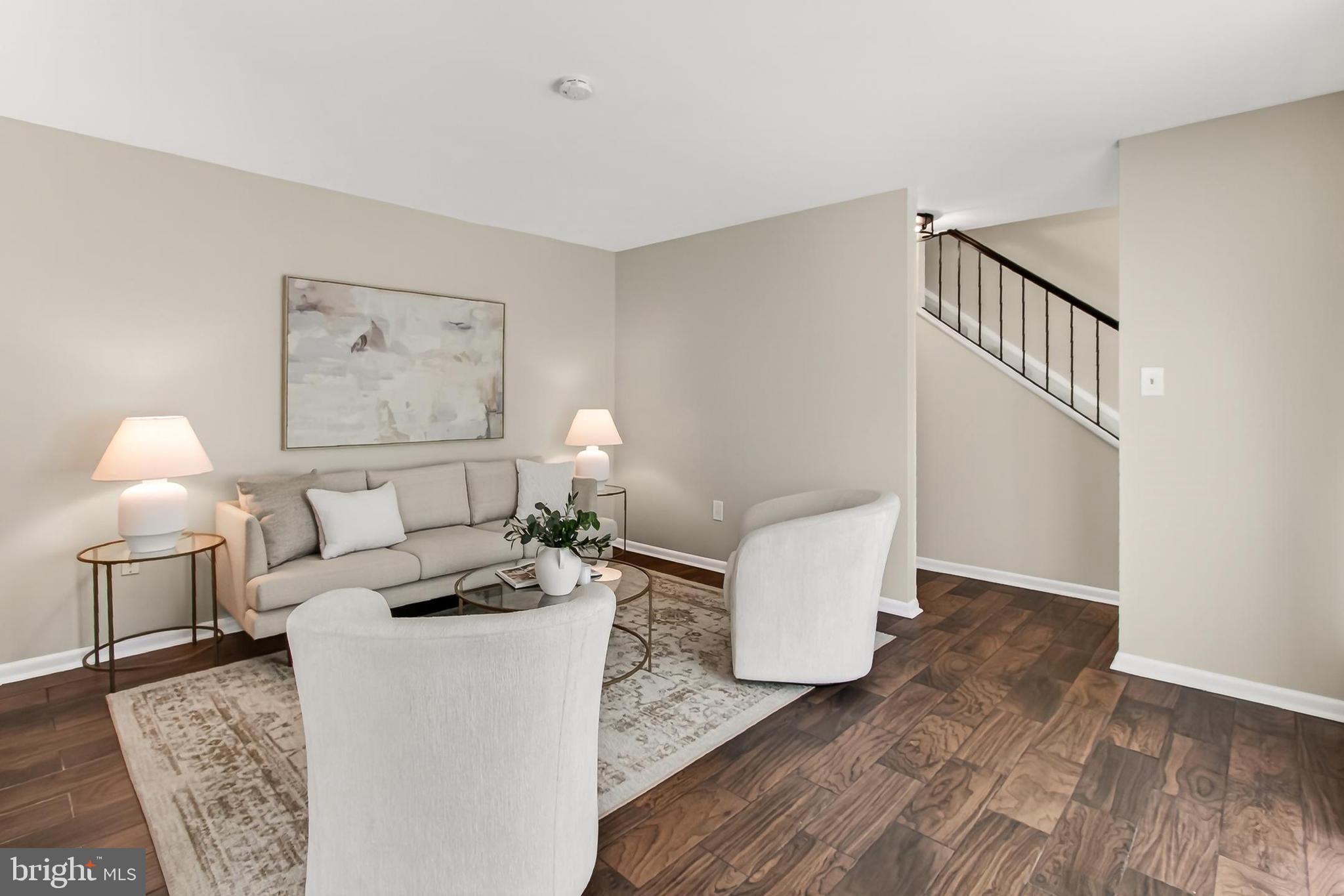 1498 ROUNDLEAF COURT