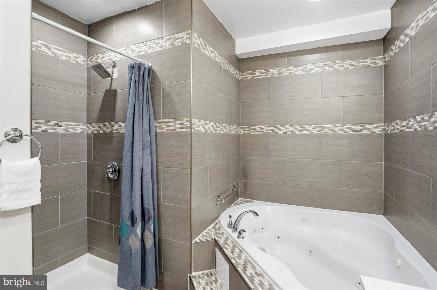 FAIRMOUNT PARK - Residential