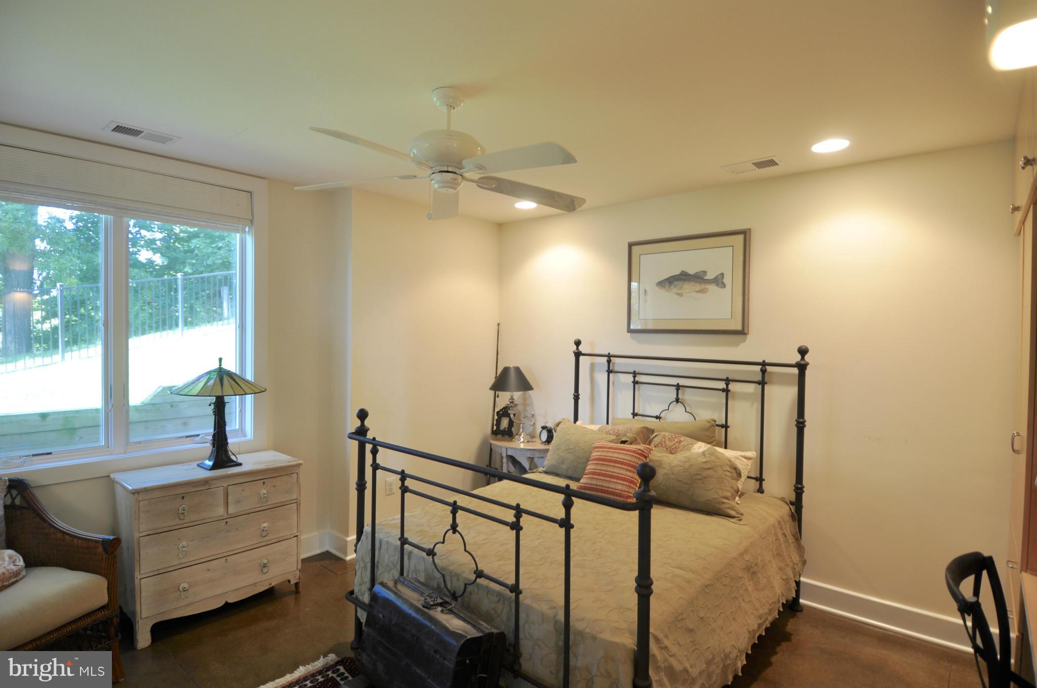 RHODE POINT - Residential