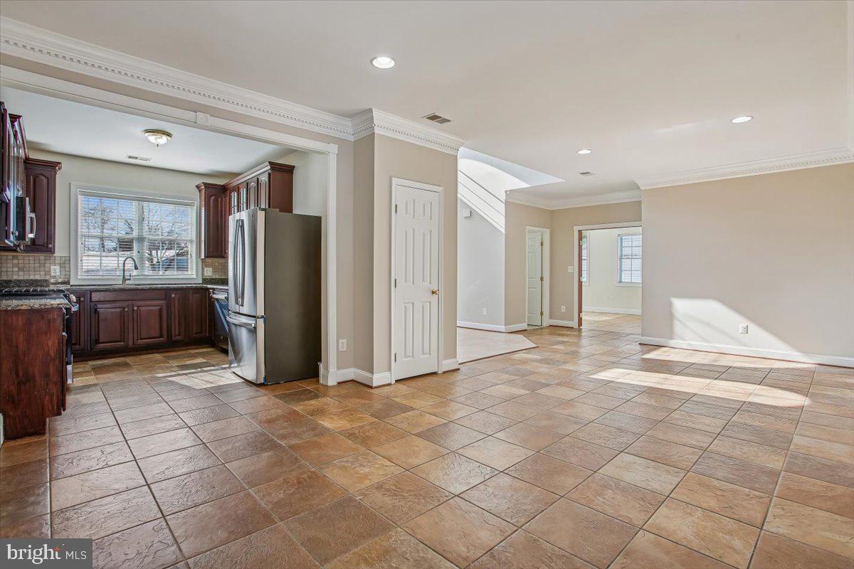 7118 VERMILLION PLACE