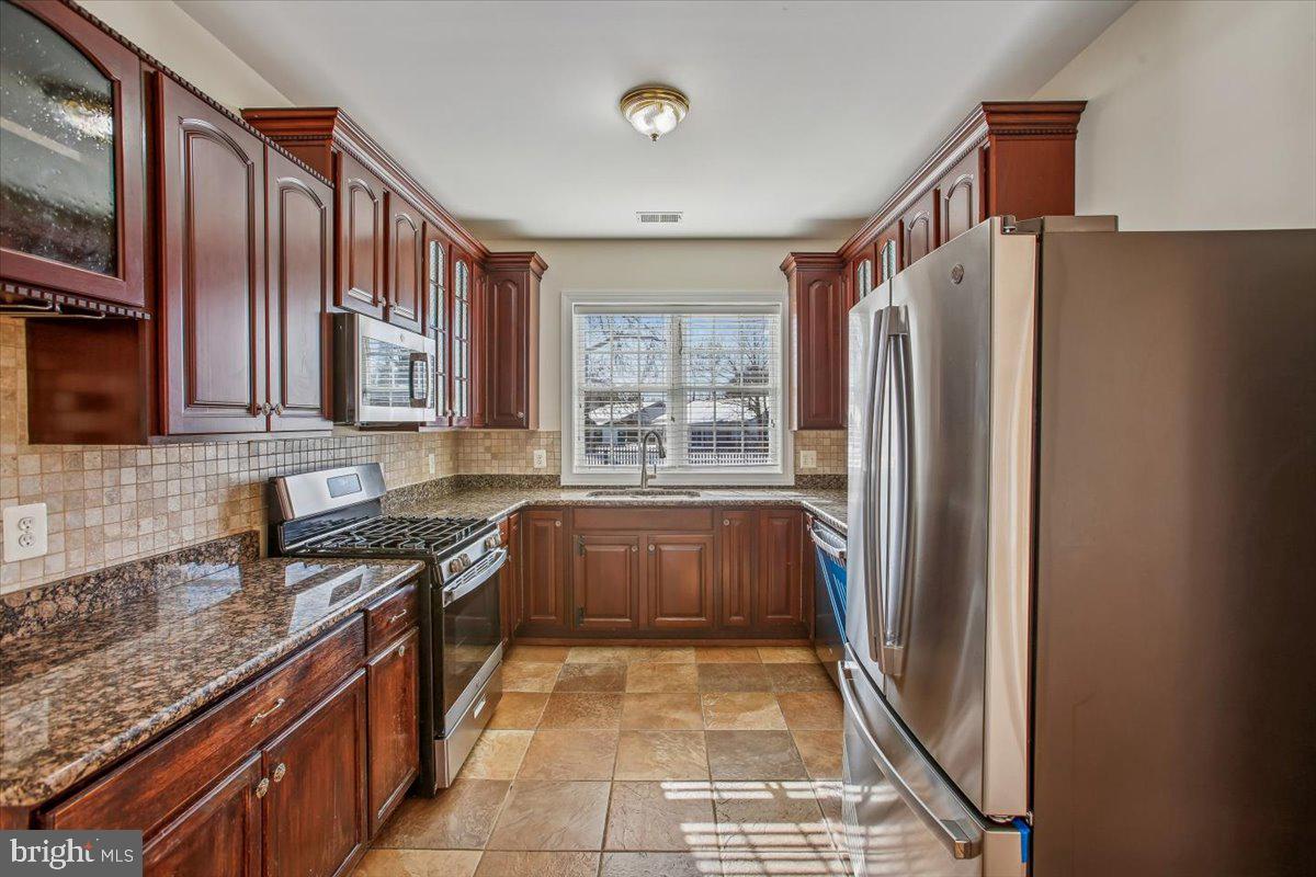 7118 VERMILLION PLACE