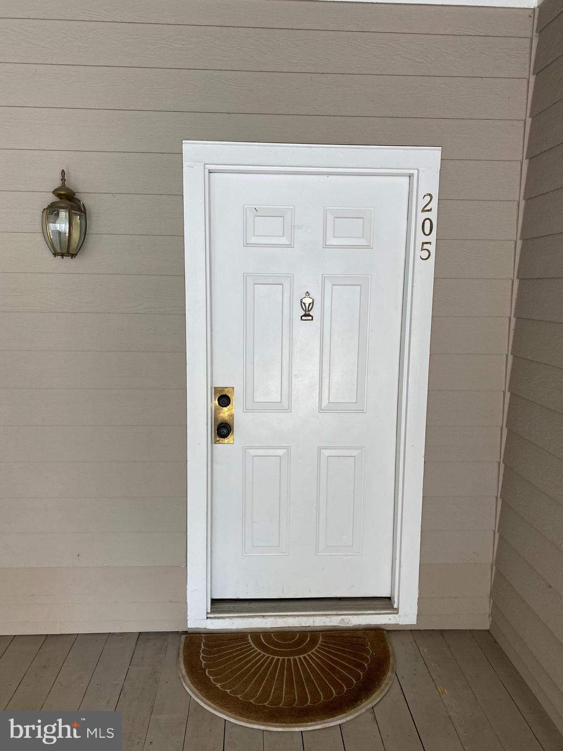 ### Back on the Market and made some look better### * Great location in heart of Centreville ( Sanderling Community). ** Community has amenities! Pool and hot tub. *** Back to open scenery common area. **** Visitor parking very nearby. *****The bright /open one bedroom, one bathroom unit. * The Foyer flows into the living and dining areas, complete with a cozy fireplace. ** HVAC (2021), Gas Water Heater (2021), New Dishwasher & Granite Kitchen Counter-Top. *** Please remove shoes upon entry. **** Thank you for showing!!