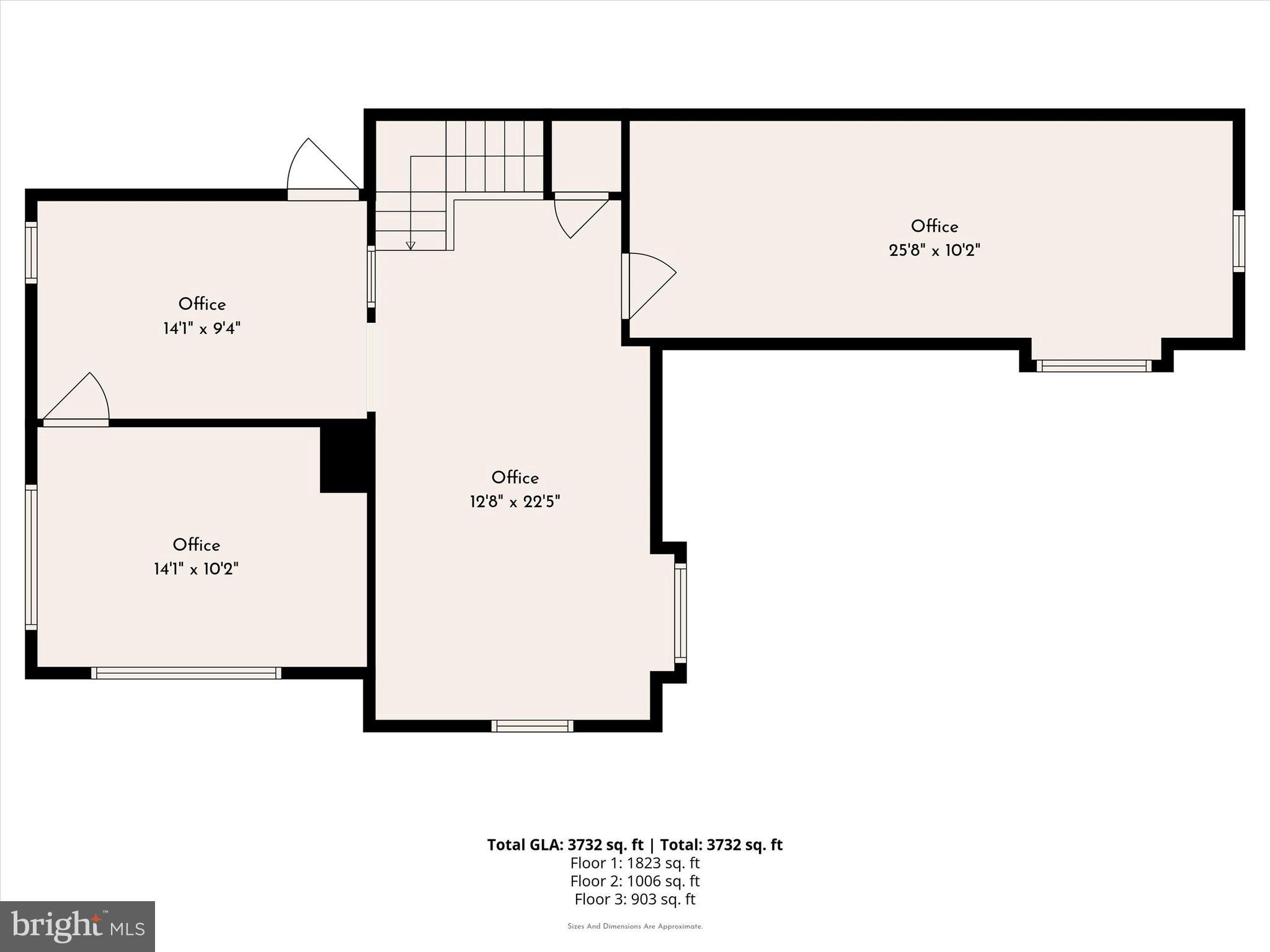 Main image without alt text